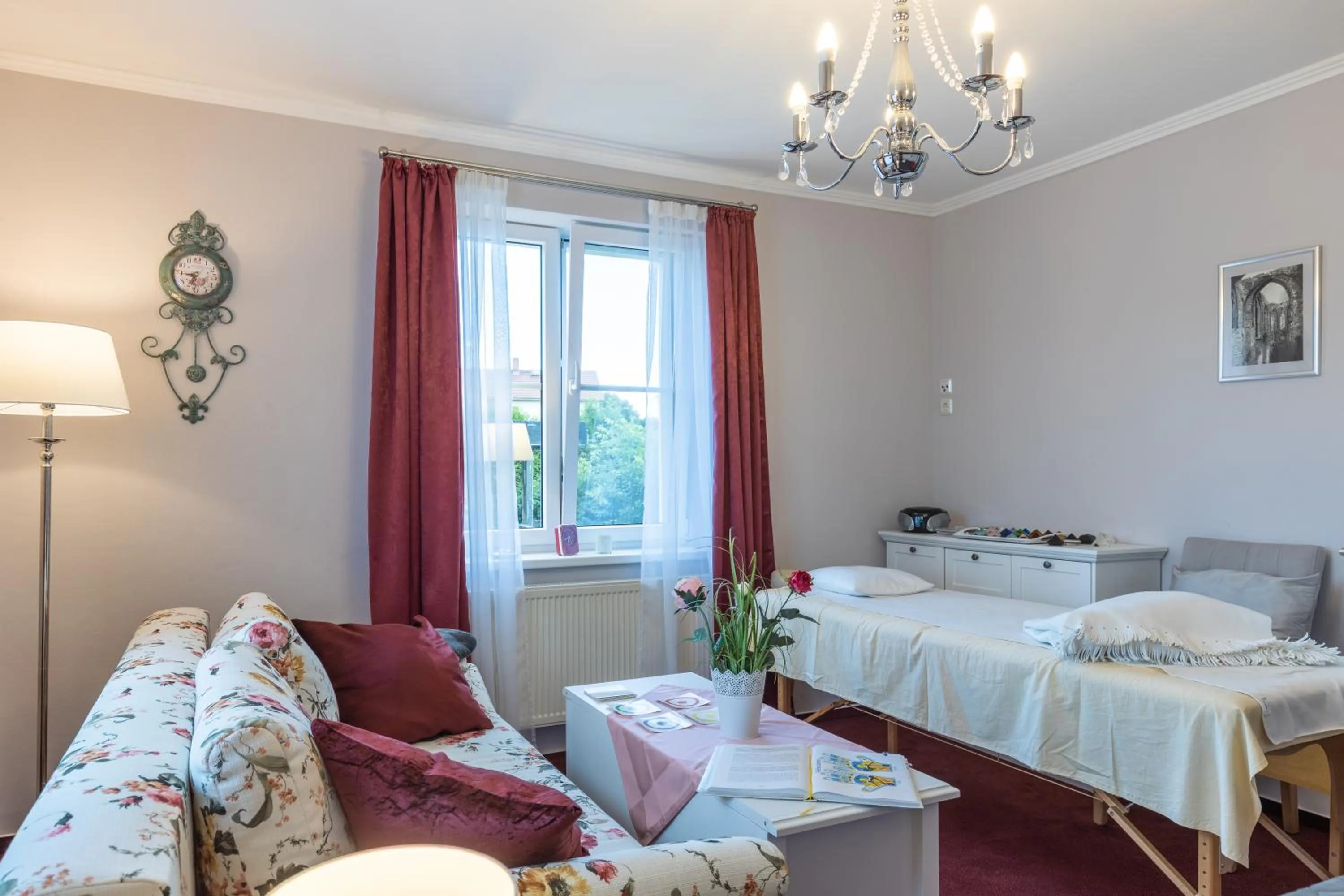 Seating area, Bed in Genesungsort Landhaus Dammert