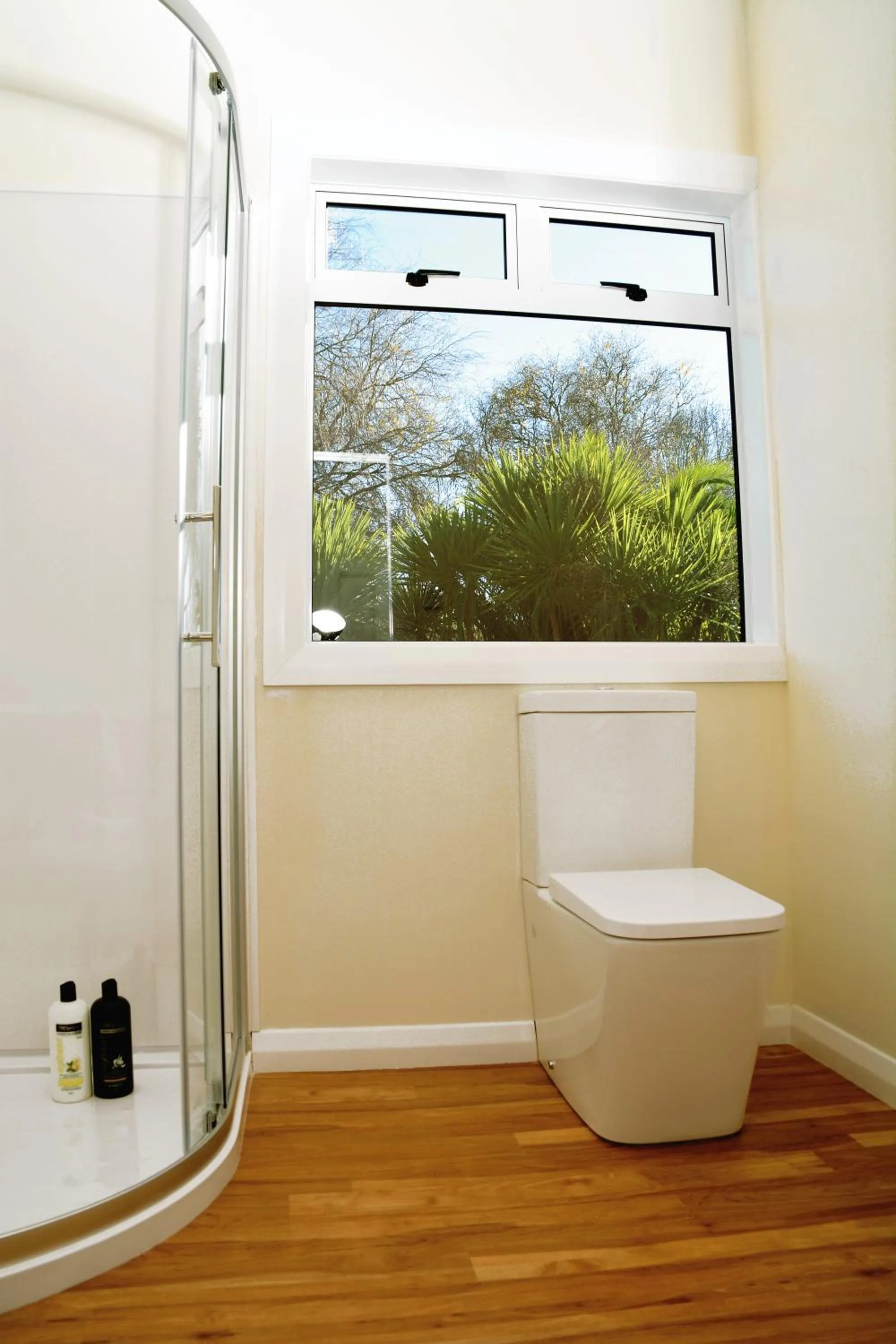 Bathroom in English Cherry Tree Manor