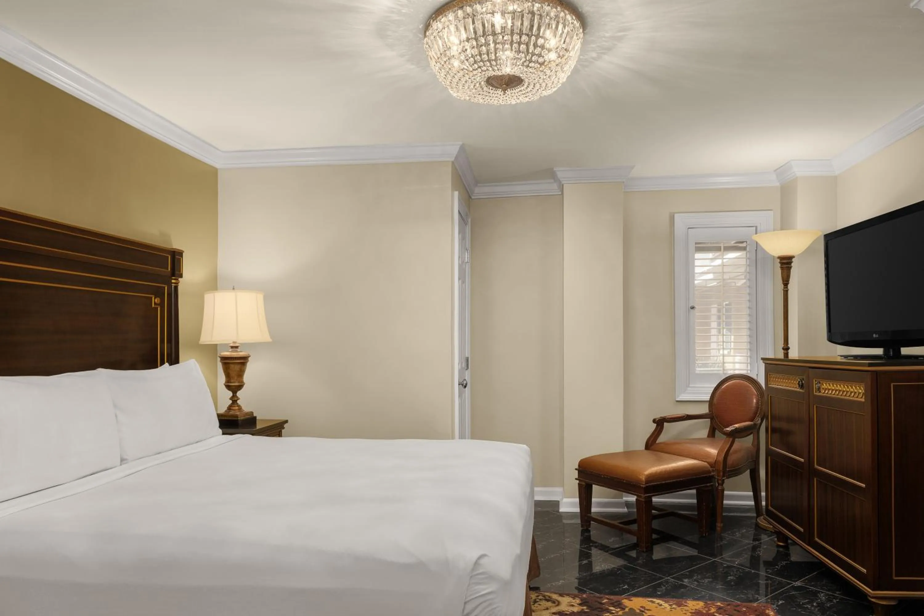 Bed in Hotel Mazarin