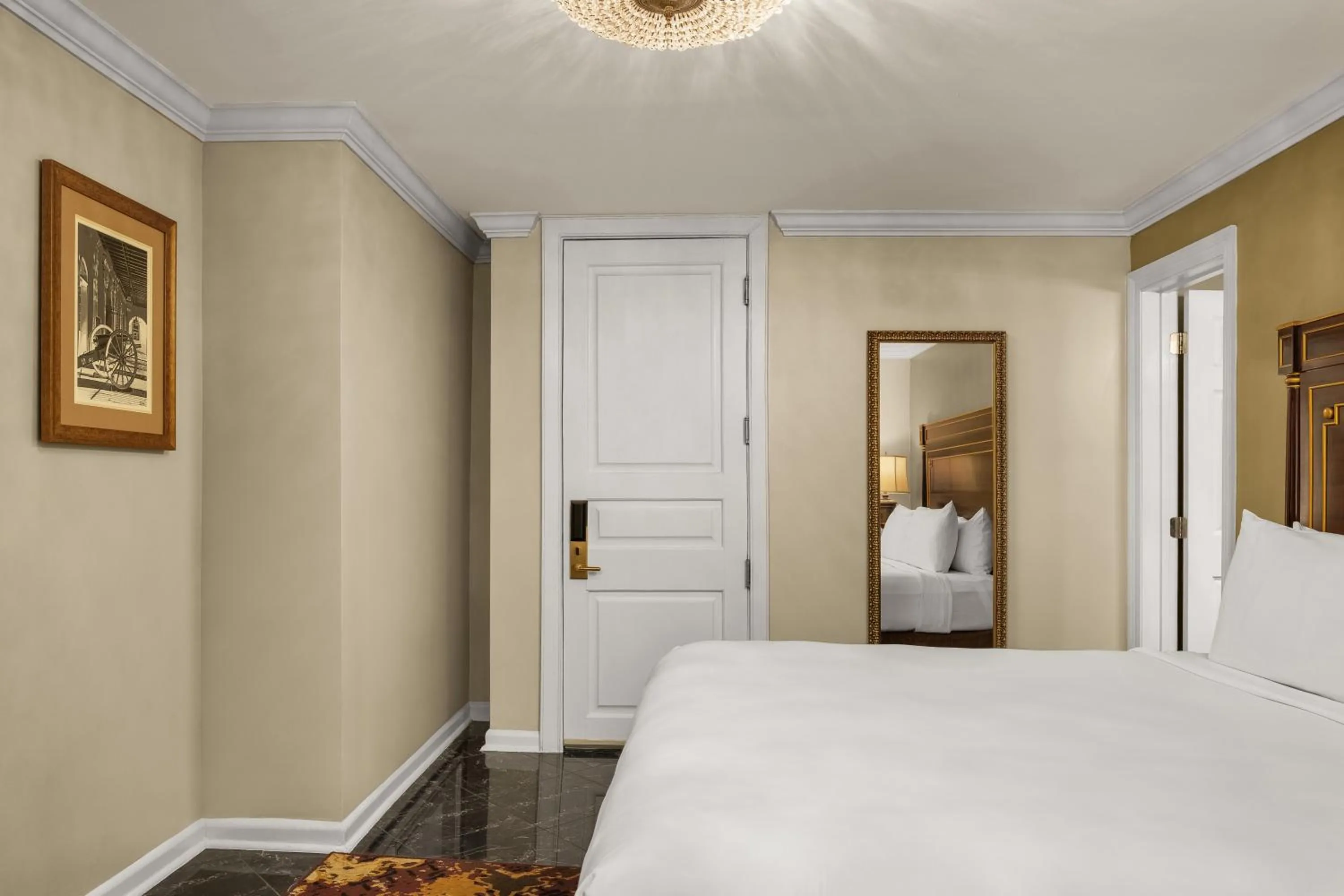 Bed in Hotel Mazarin