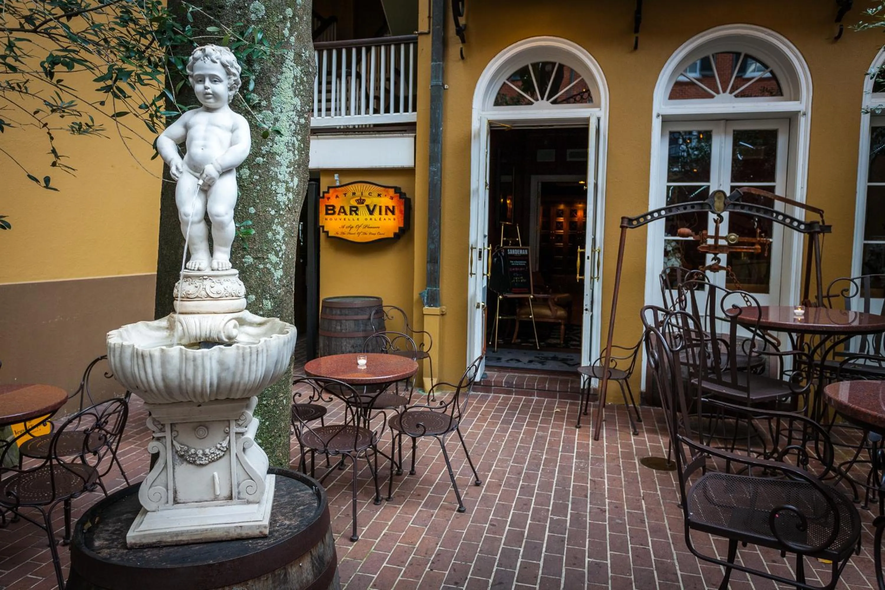 Patio in Hotel Mazarin