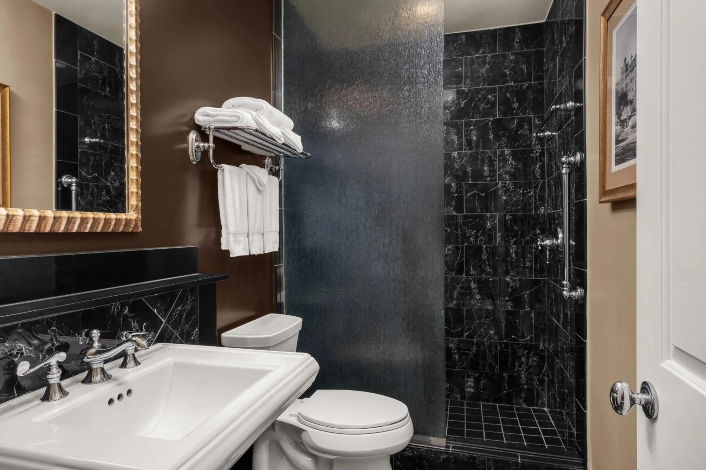 Shower in Hotel Mazarin