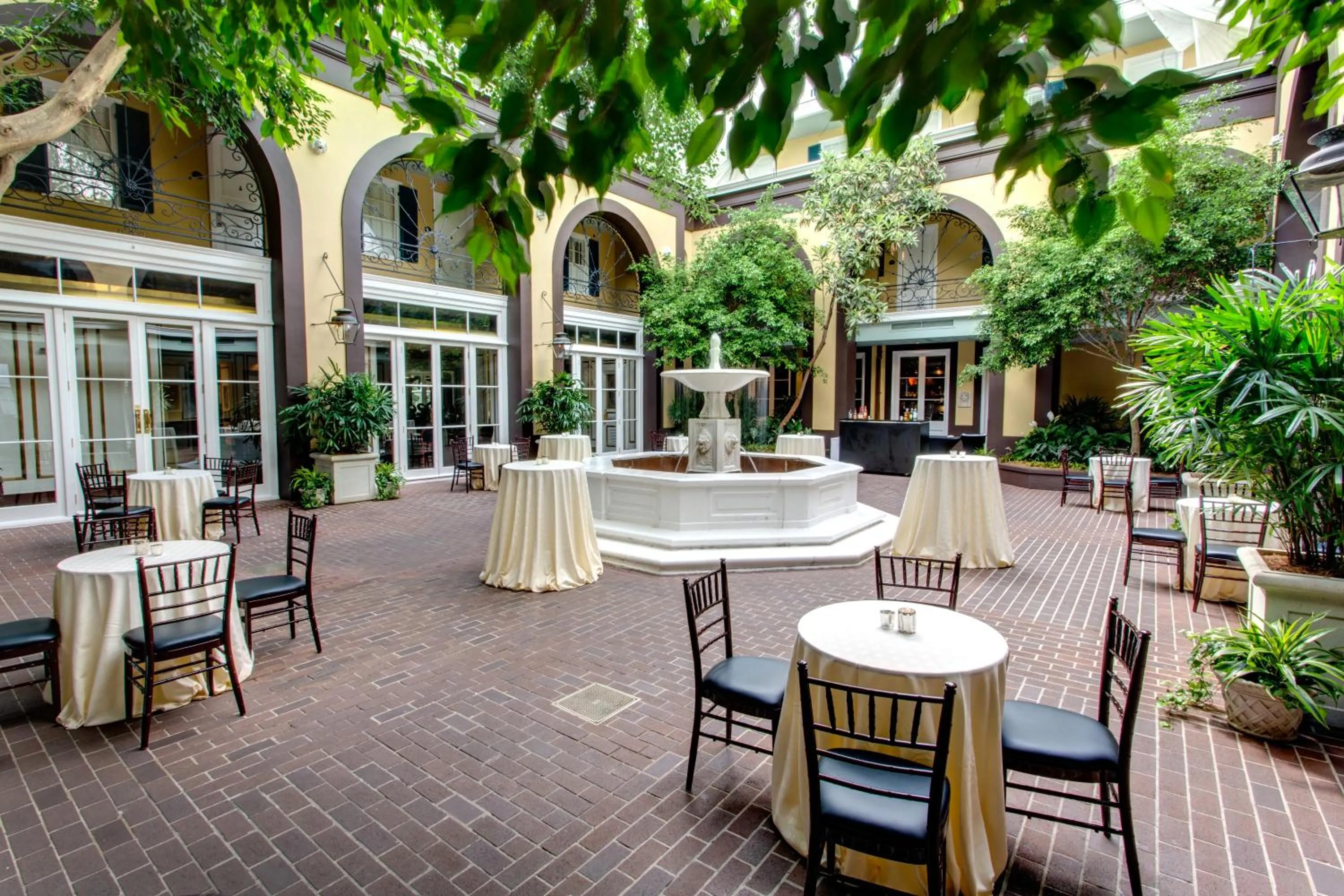 Patio in Hotel Mazarin