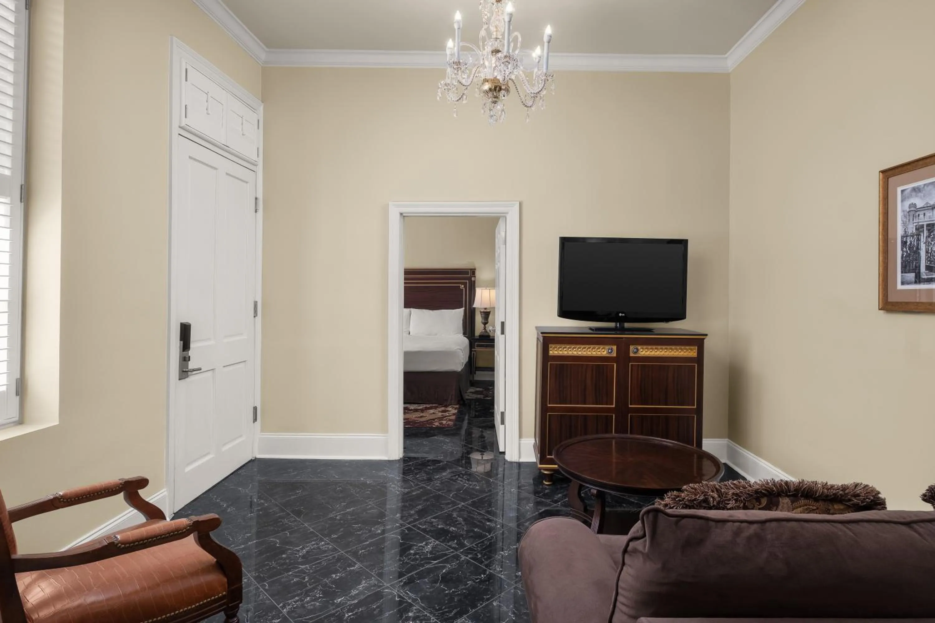 TV and multimedia in Hotel Mazarin