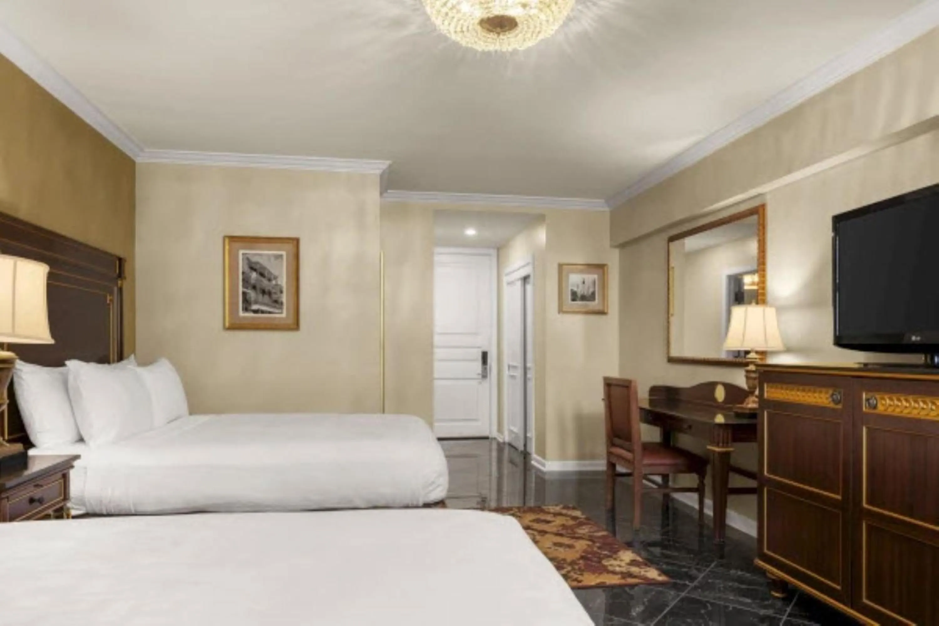 Bed in Hotel Mazarin