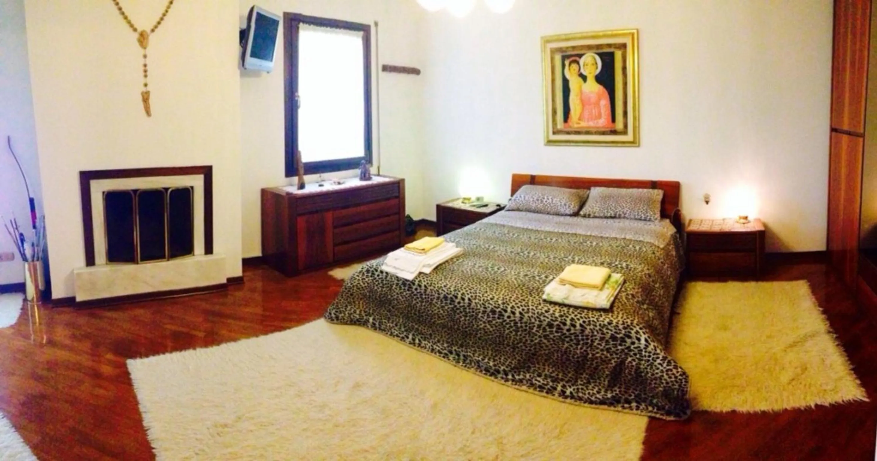 Decorative detail, Bed in B&B Le Tre Grazie