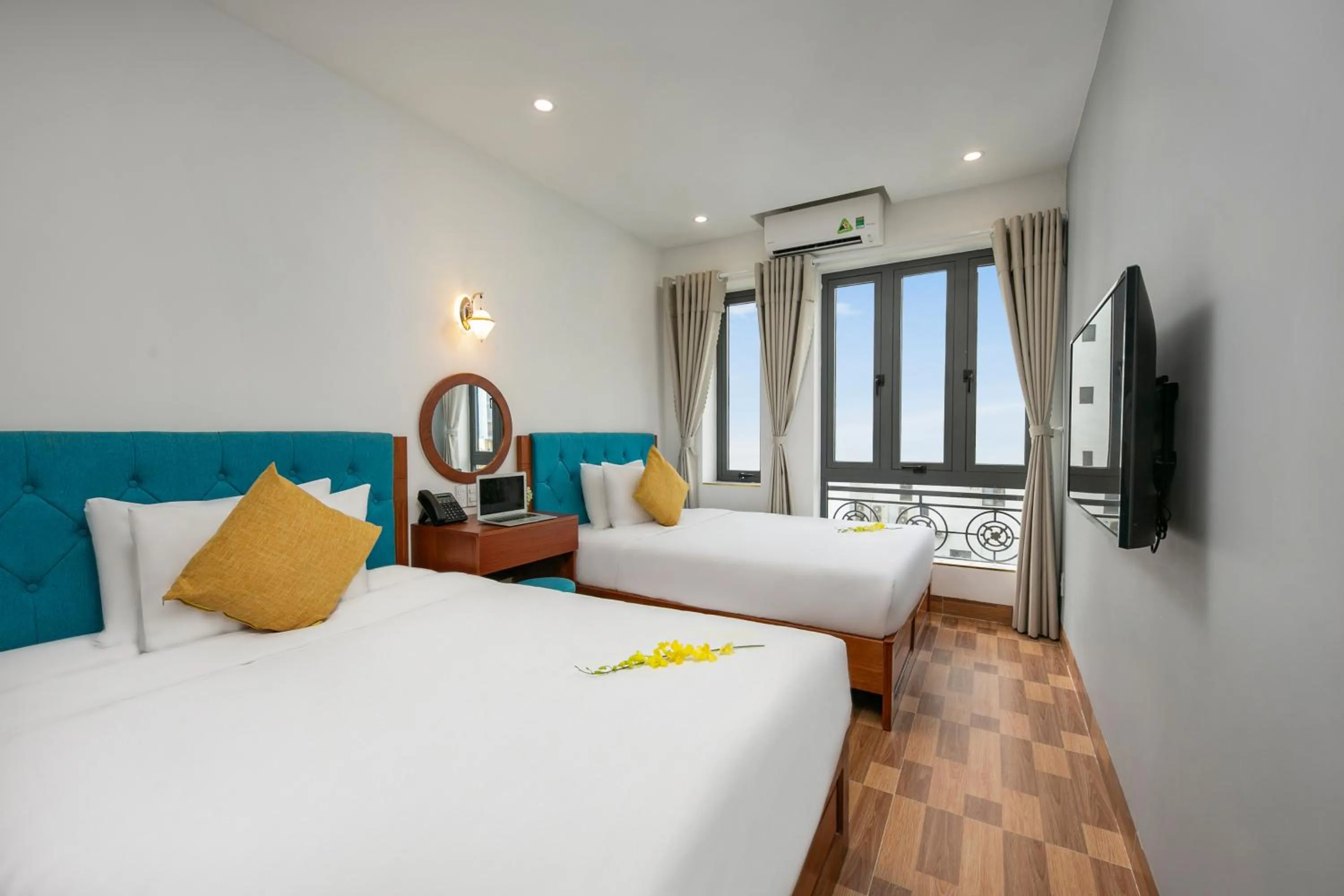 Photo of the whole room, Bed in Sea Swan Apartment and Hotel