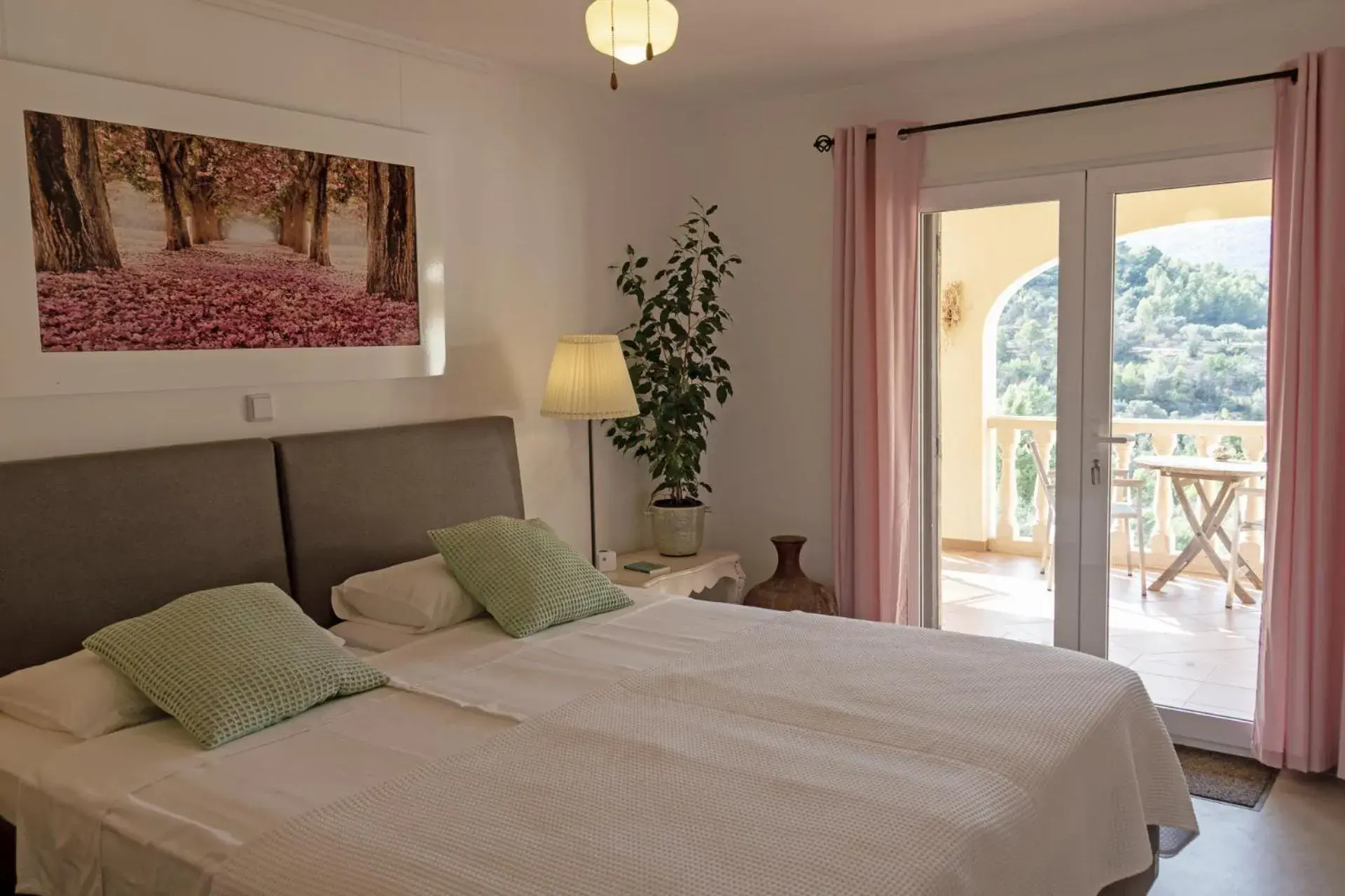 Deluxe Double or Twin Room with Mountain View - single occupancy in Villa Foia Vella - adults only Deluxe Double or Twin Room with Mountain View - single occupancy in Villa Foia Vella - adults only