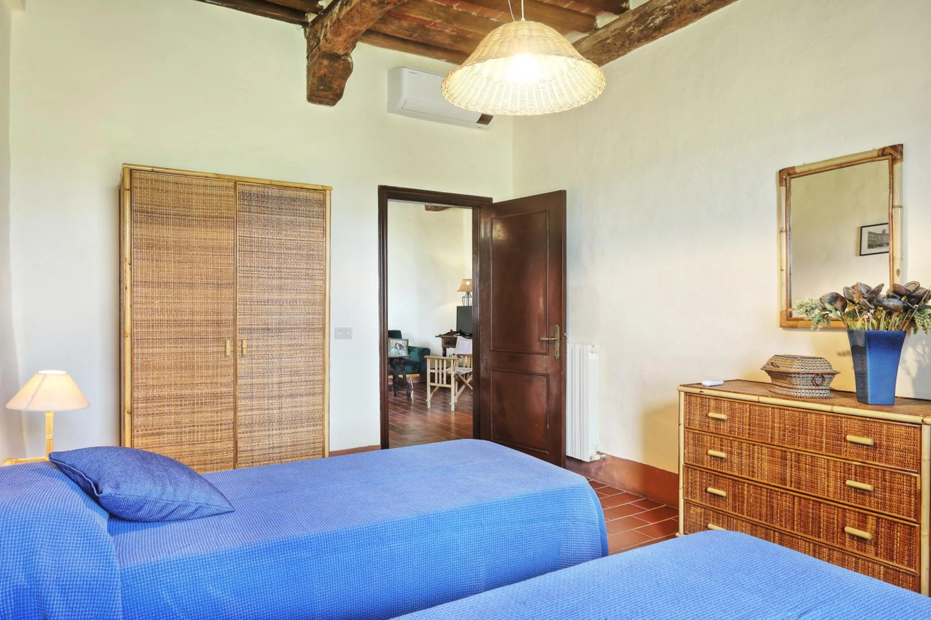 Bedroom, Bed in Appartamenti Villa e Fattoria di Radi Tuscany