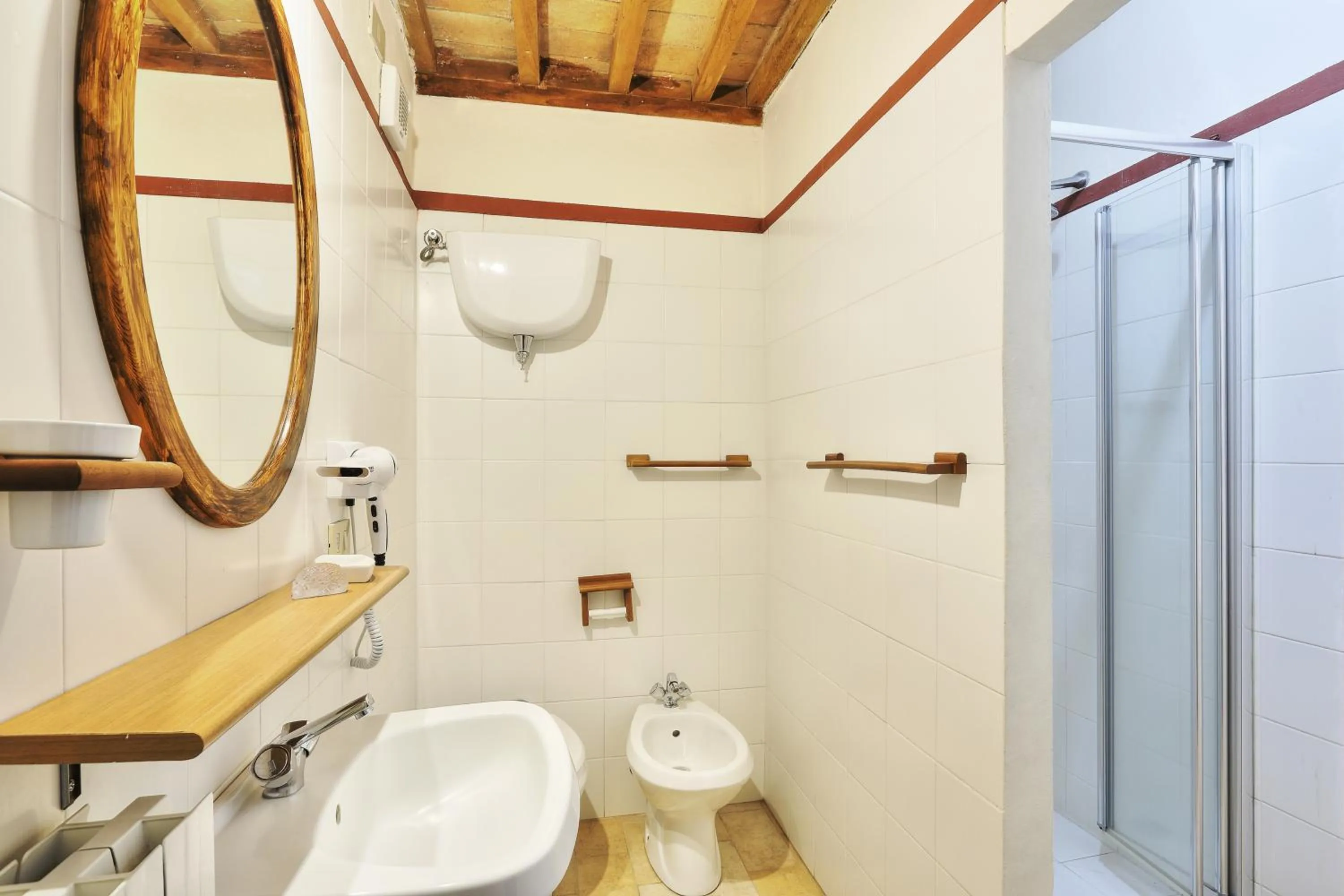 Shower in Appartamenti Villa e Fattoria di Radi Tuscany