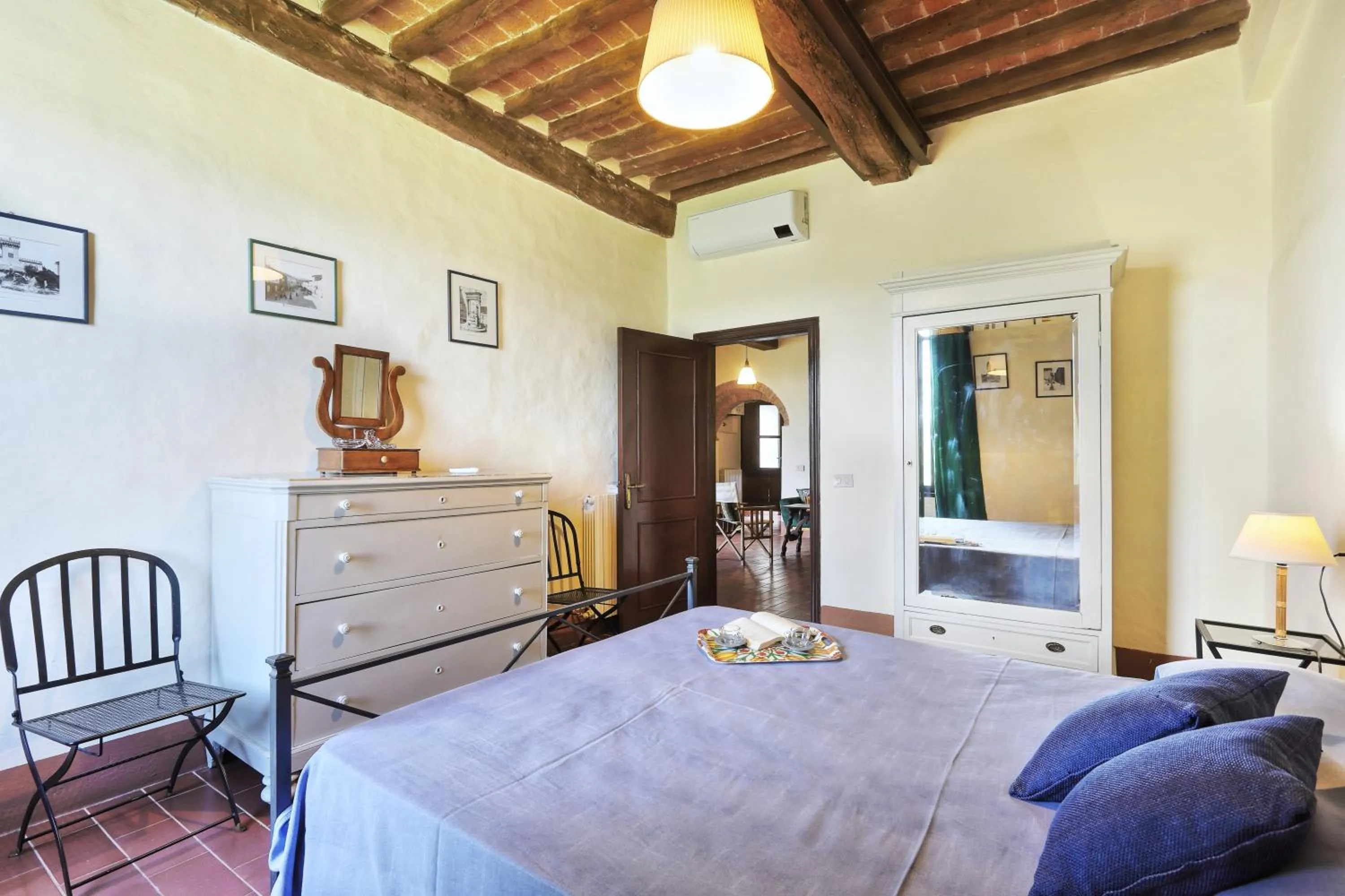 Photo of the whole room, Bed in Appartamenti Villa e Fattoria di Radi Tuscany