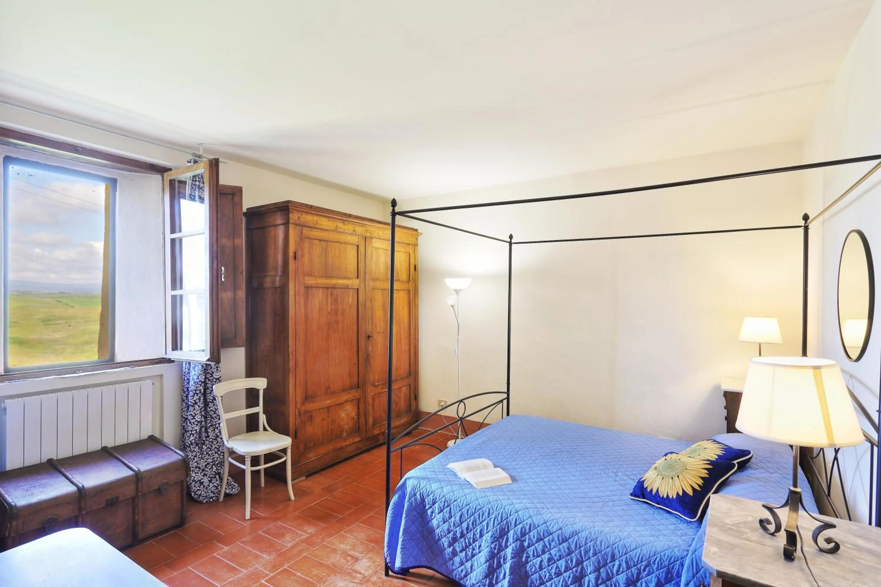 Bedroom, Bed in Appartamenti Villa e Fattoria di Radi Tuscany