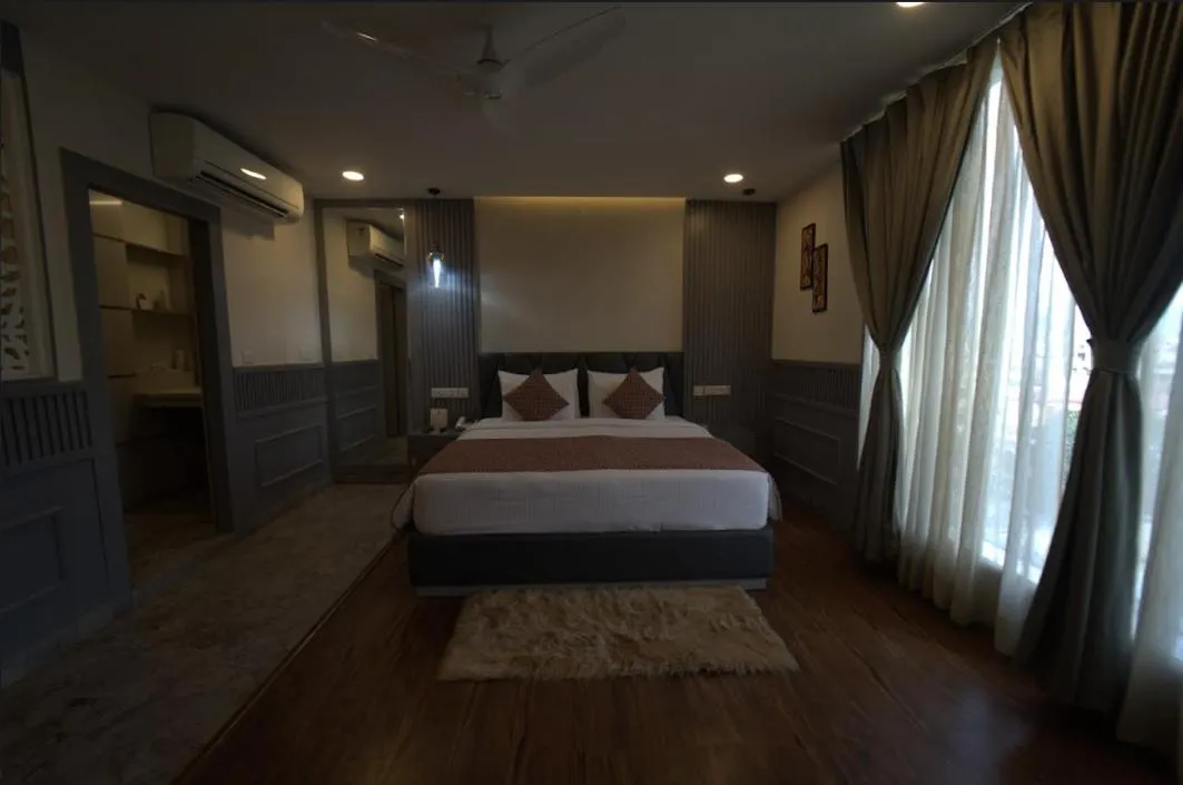 Bedroom, Bed in Hotel JSR Continental