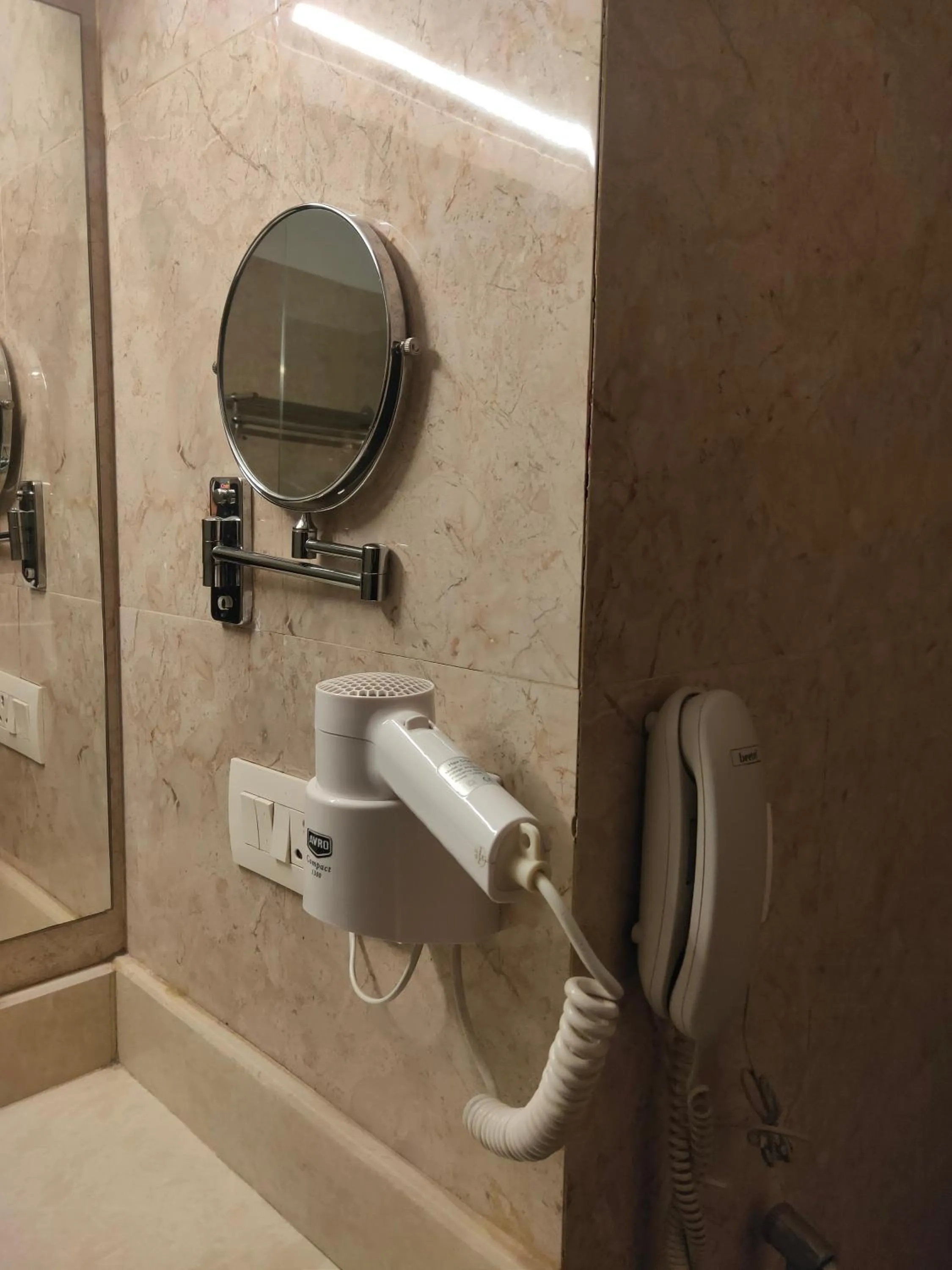 Bathroom in Hotel JSR Continental