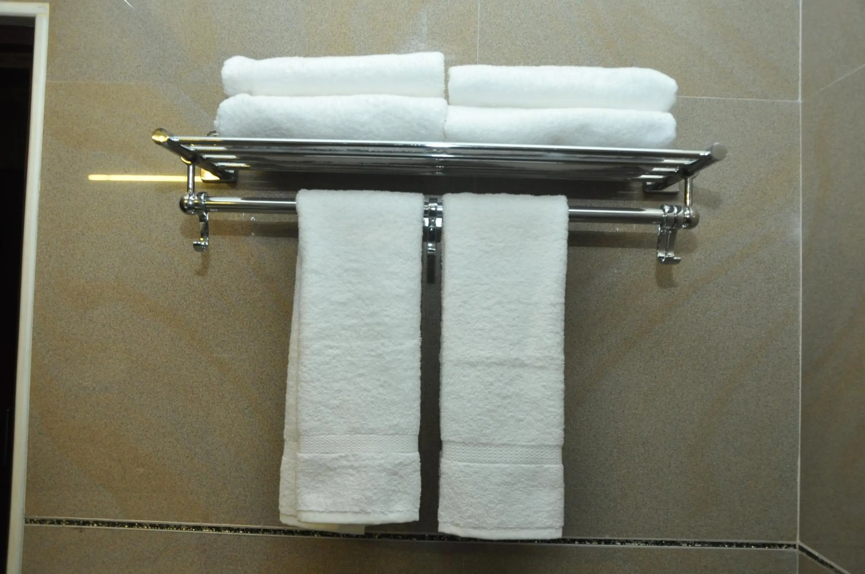 Bathroom in Hotel JSR Continental