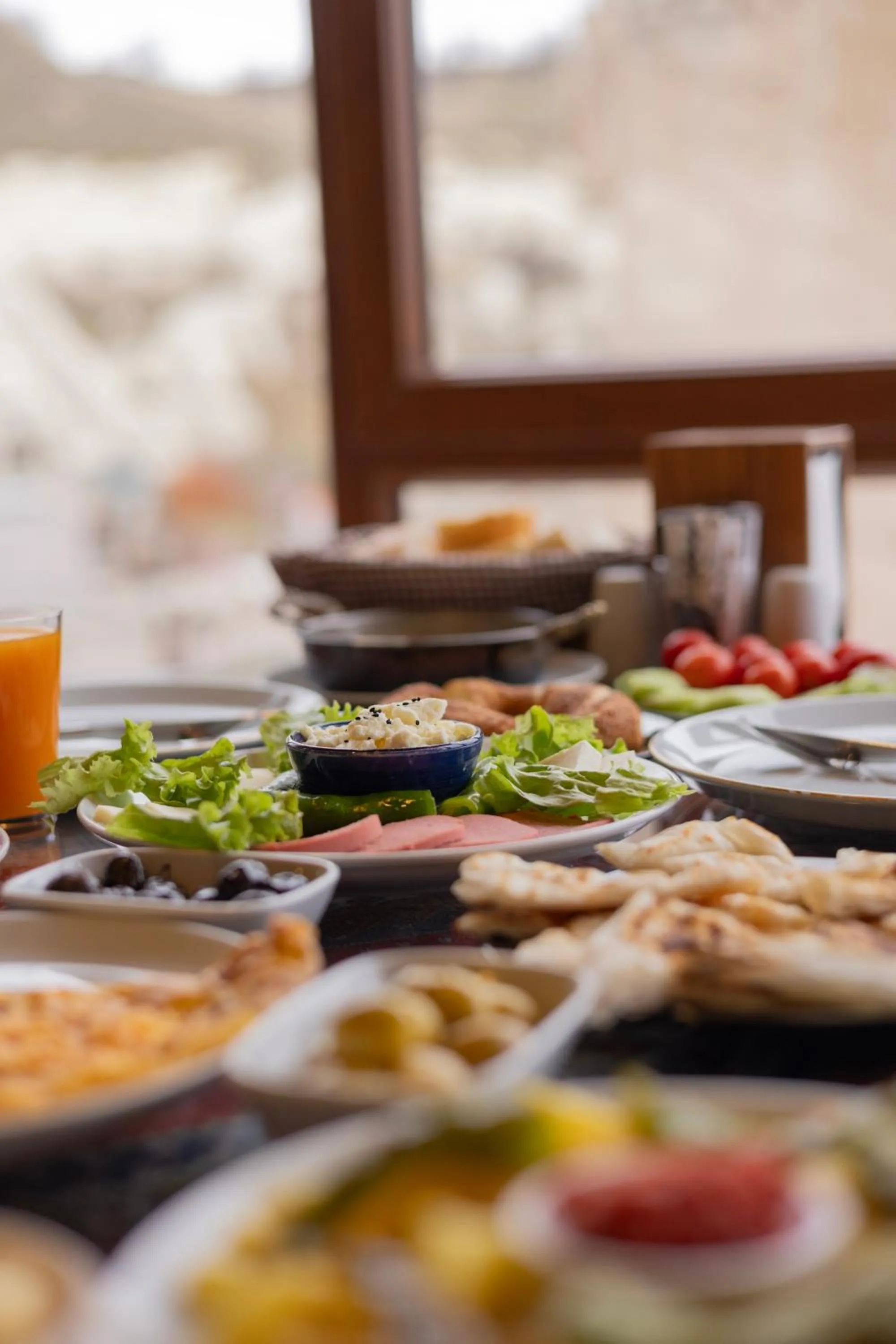 Restaurant/places to eat in Zeus Cave Suites