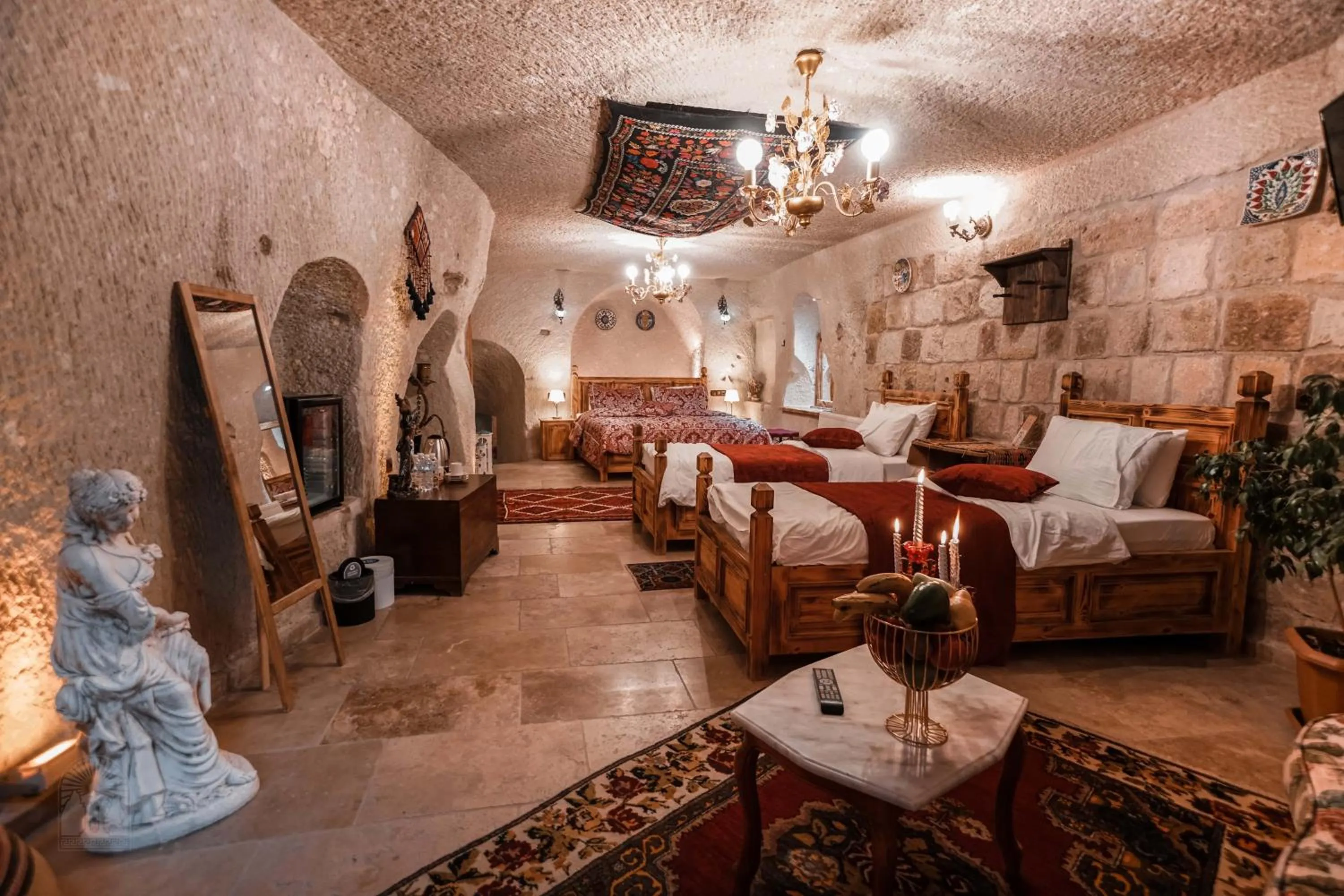 Photo of the whole room in Zeus Cave Suites