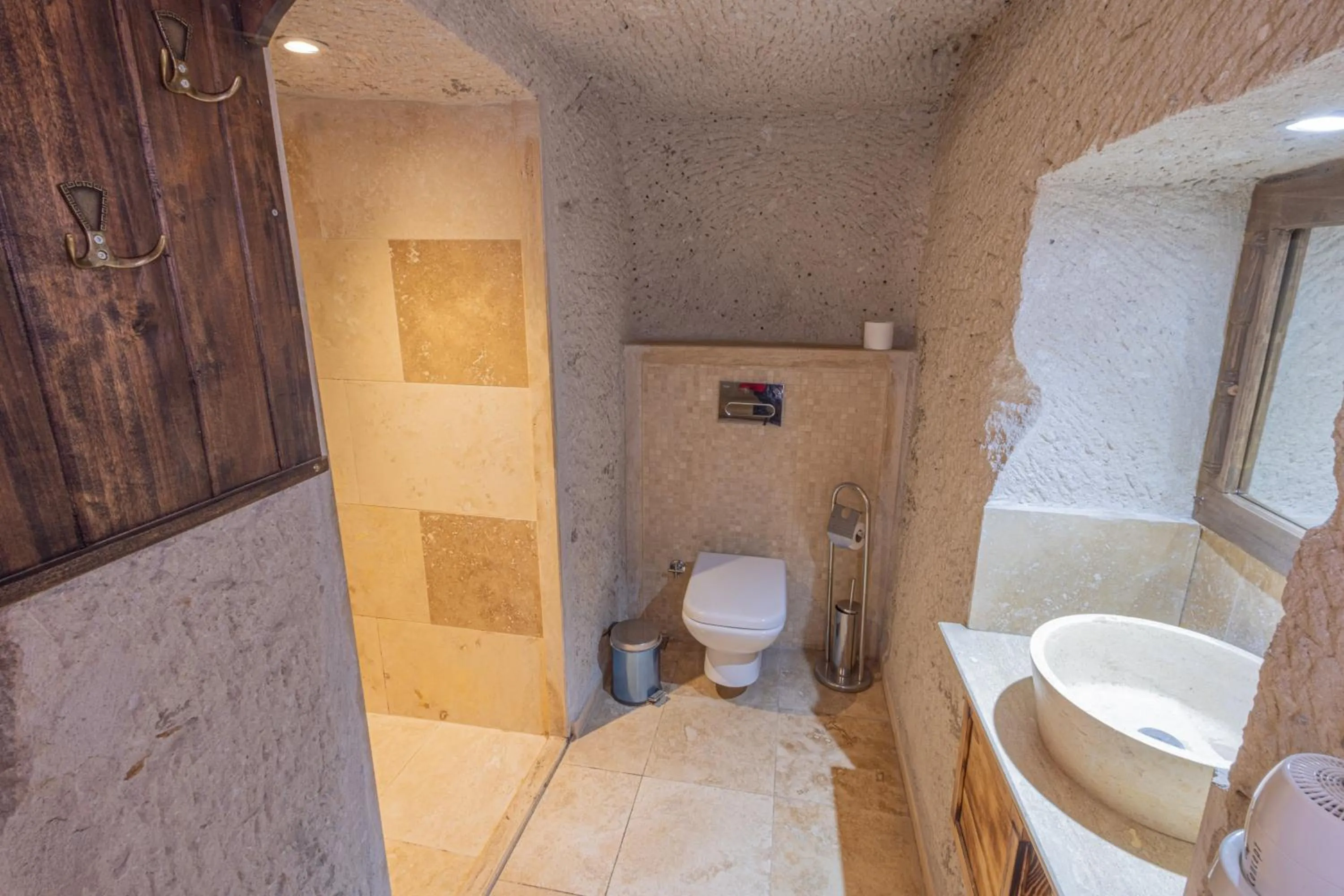 Bathroom in Zeus Cave Suites