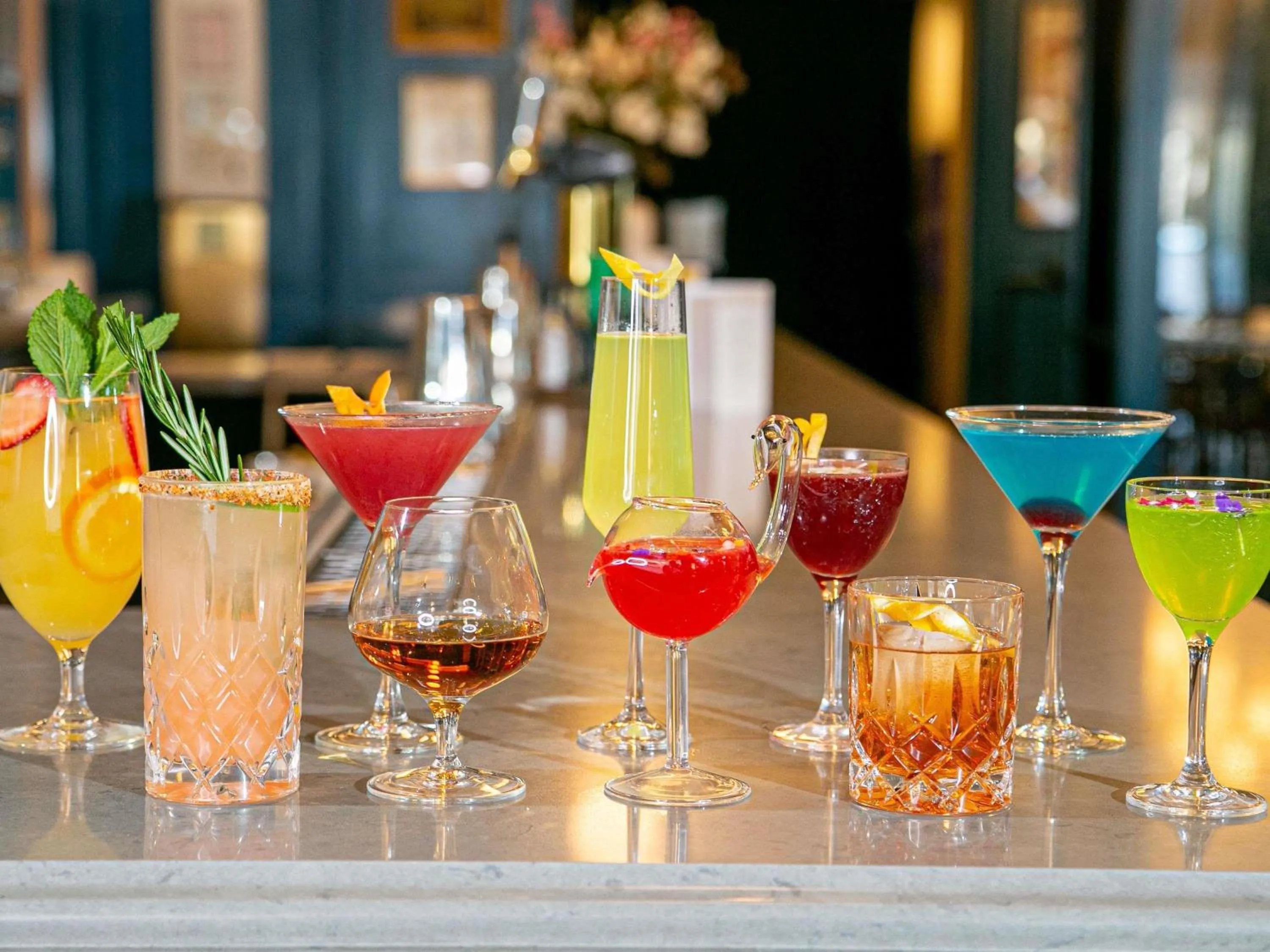 Lounge or bar in Sofitel Lafayette Square Washington DC