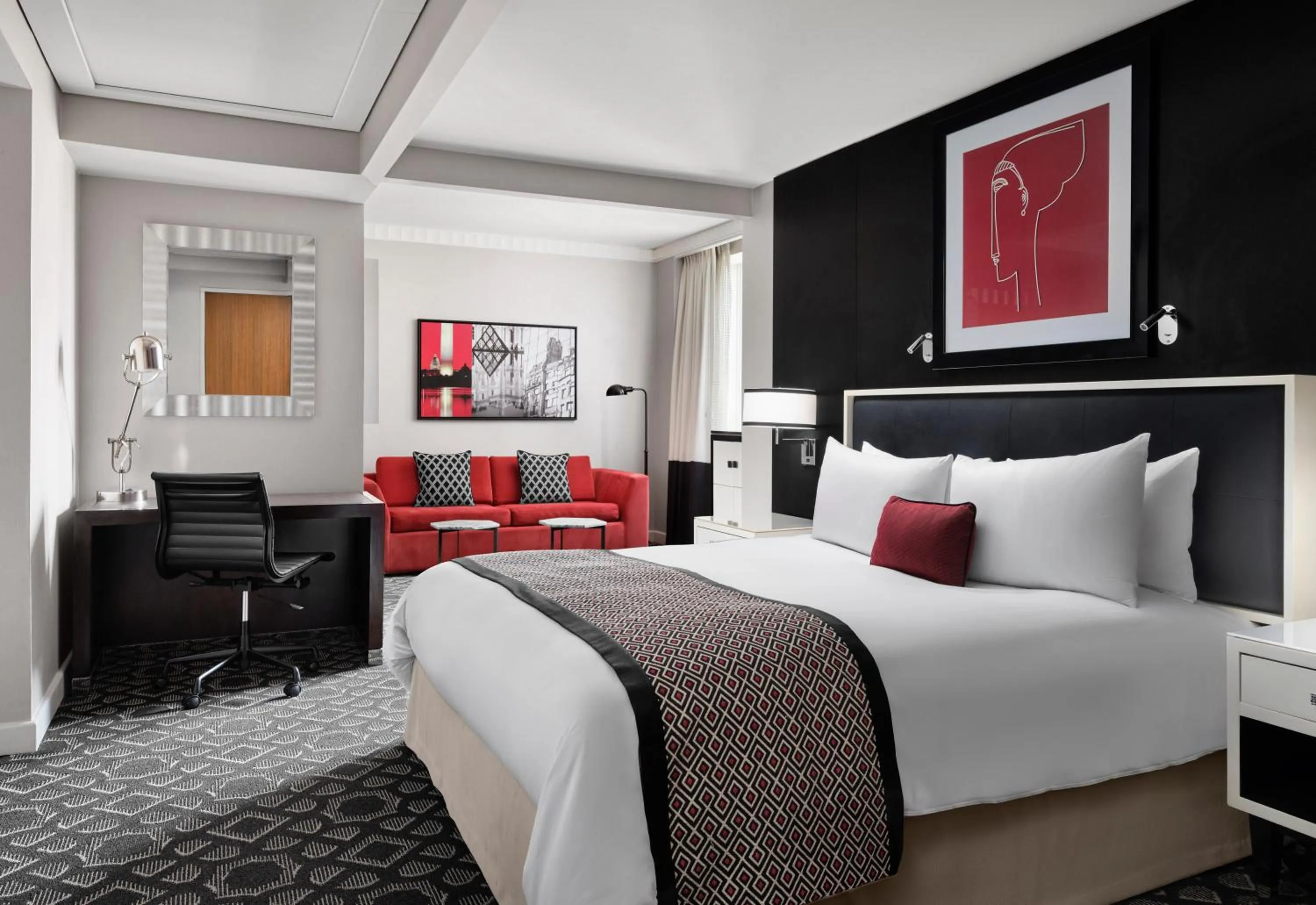 Seating area, Bed in Sofitel Lafayette Square Washington DC