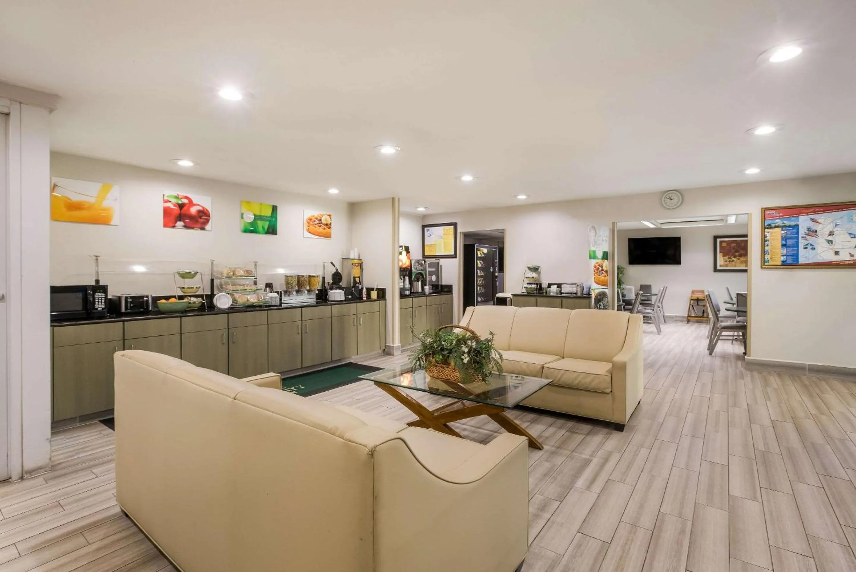 Lobby or reception in Quality Inn Northlake