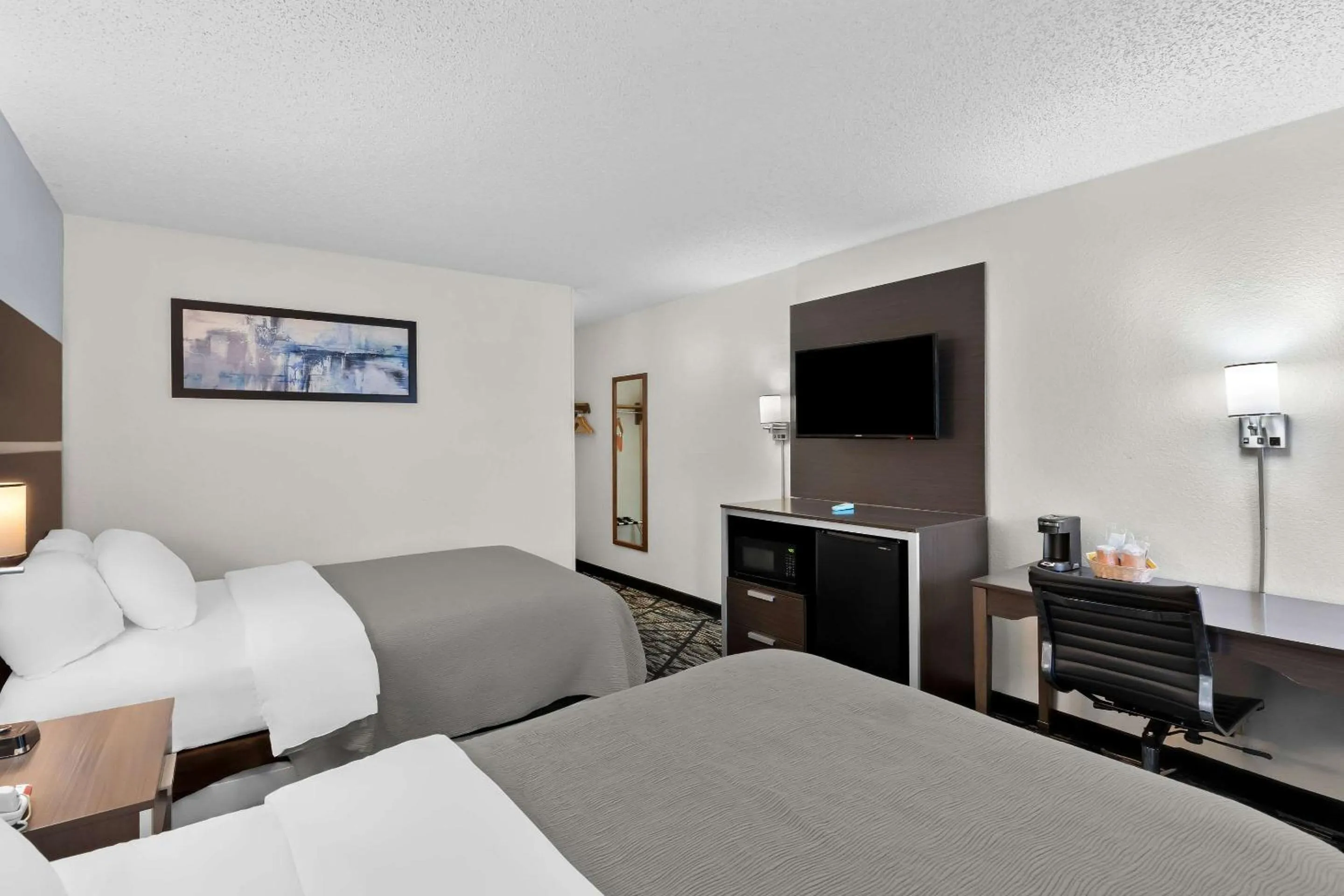 Bedroom, Bed in Quality Inn Northlake