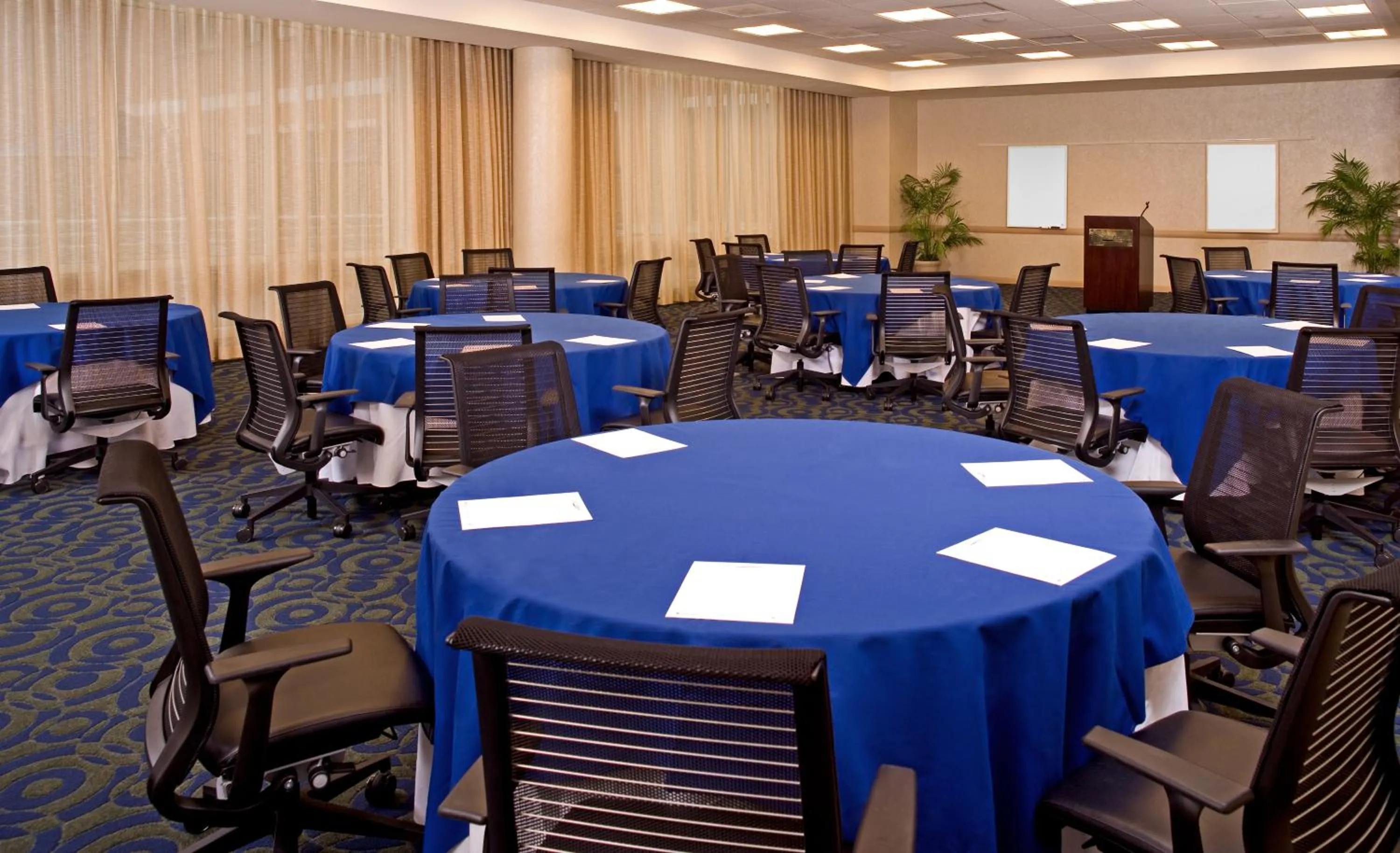 Business facilities in Georgia Tech Hotel and Conference Center