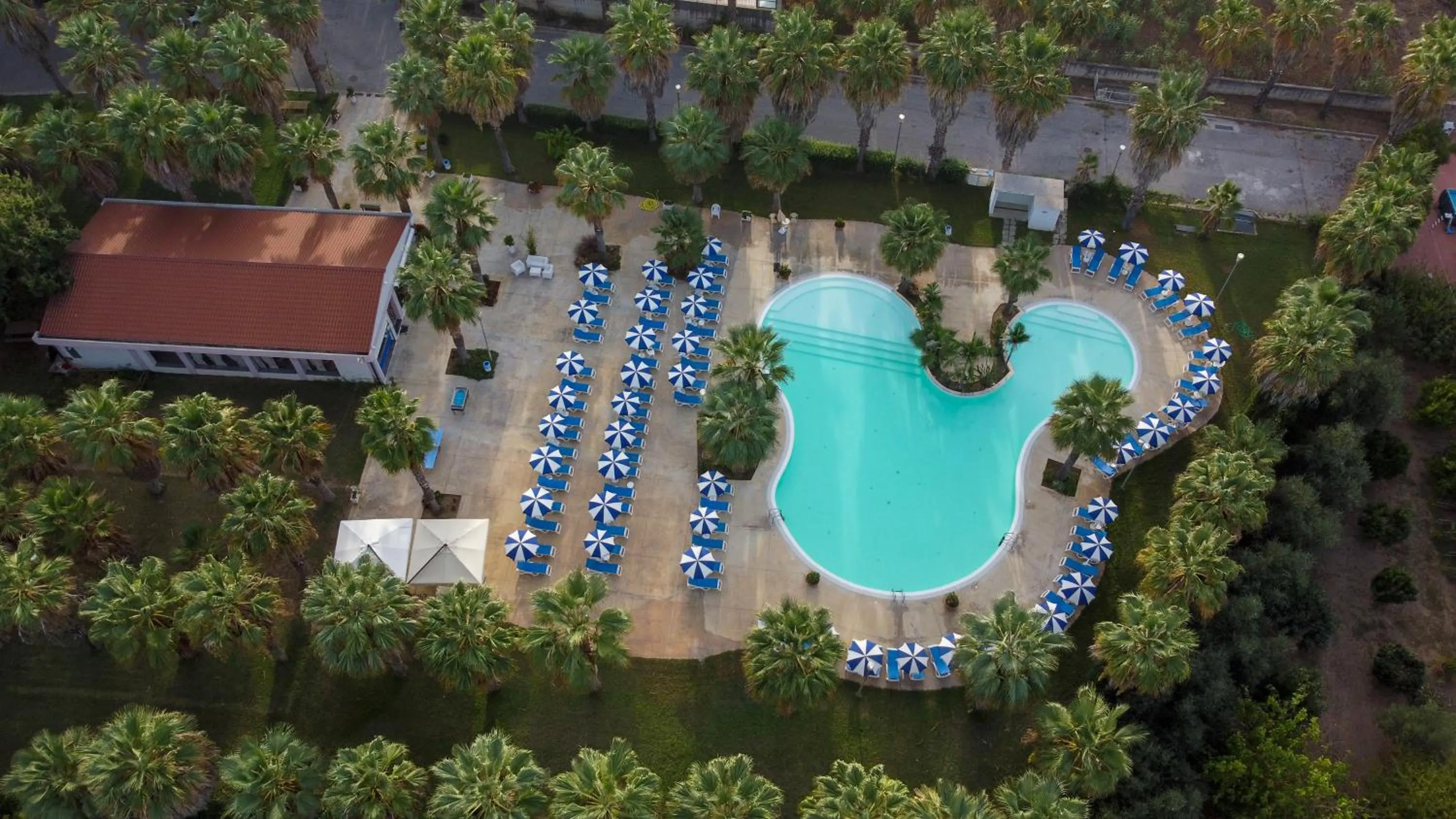 Swimming pool in Prince Franklyn Hotel