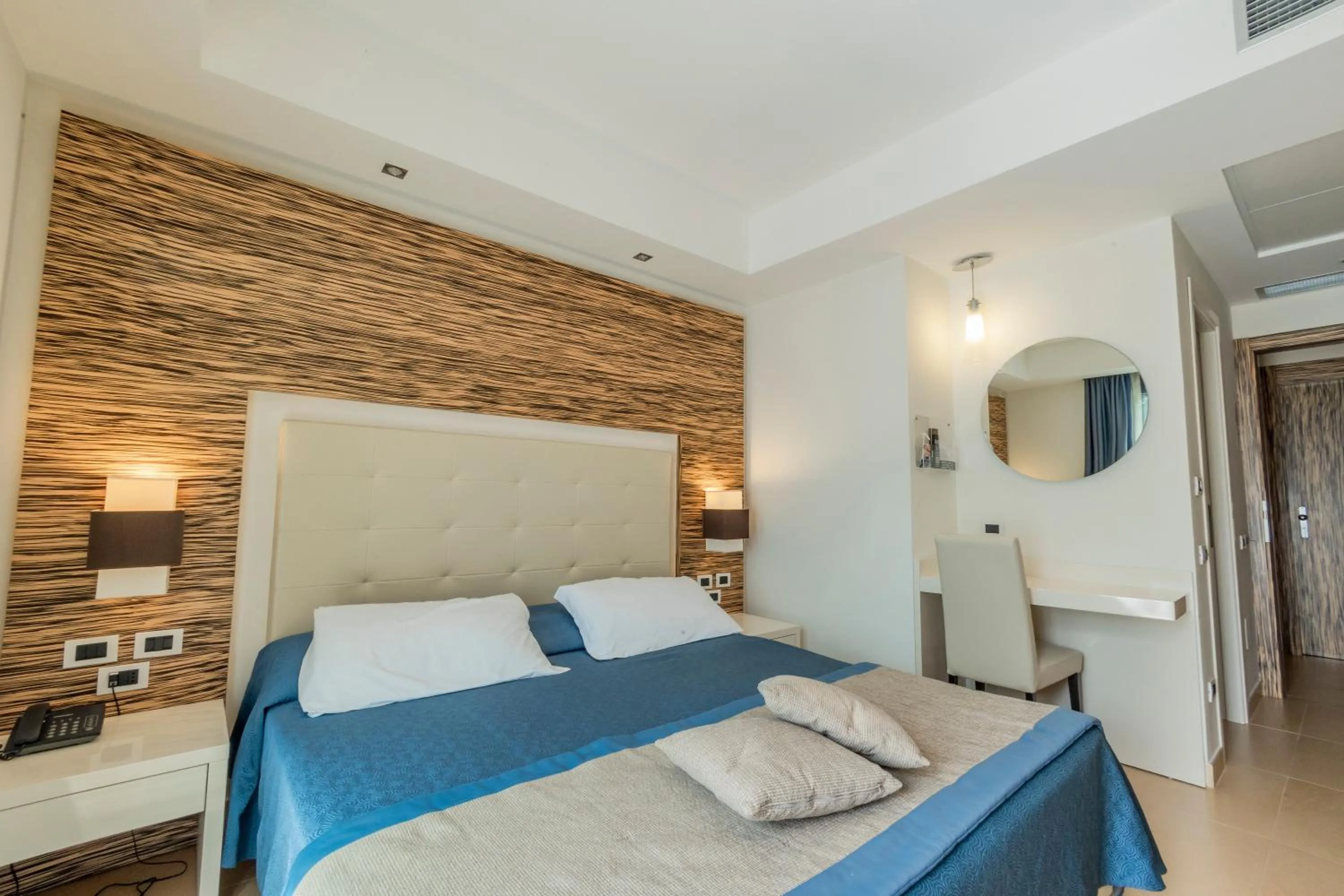 Bedroom, Bed in Prince Franklyn Hotel