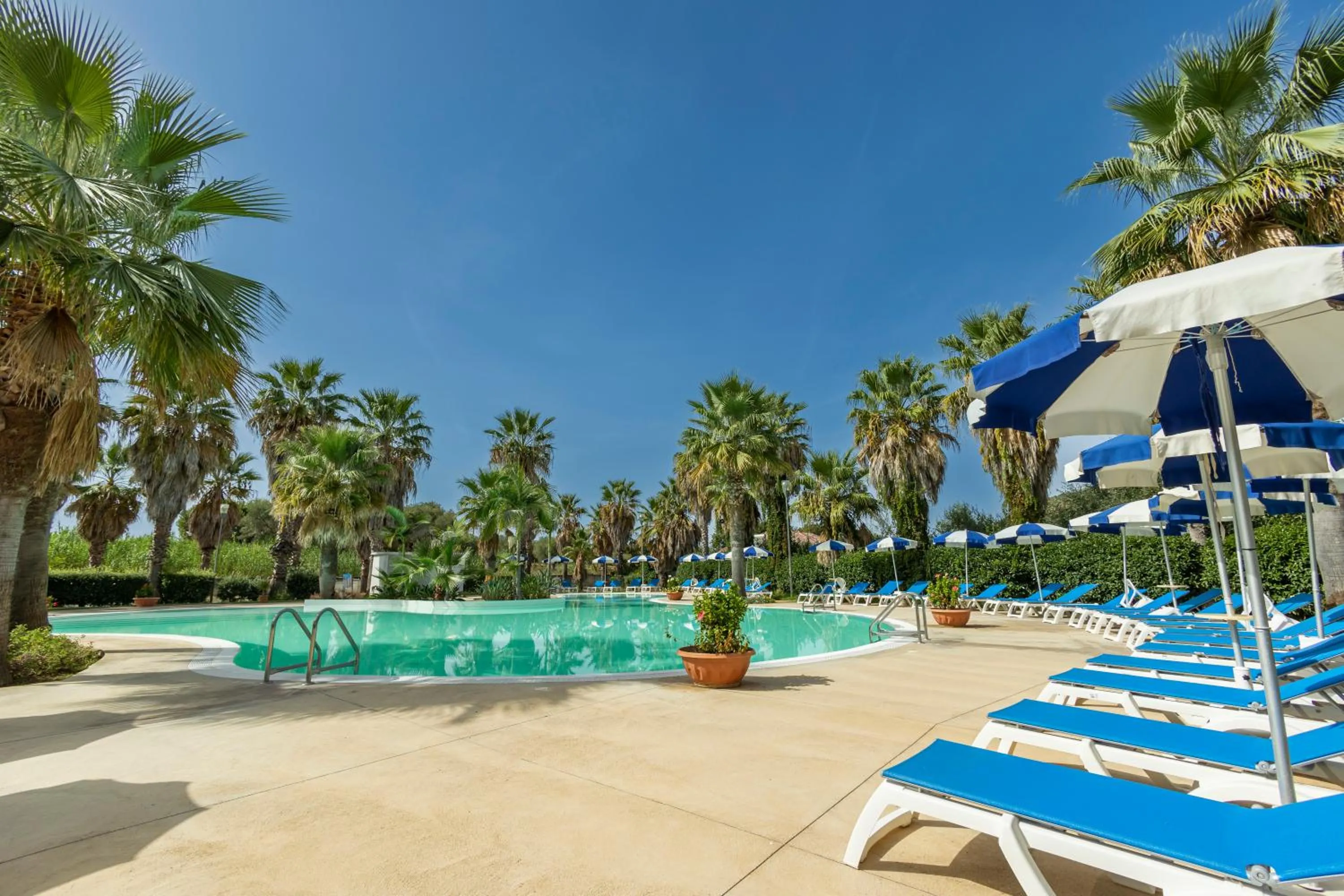Swimming pool in Prince Franklyn Hotel