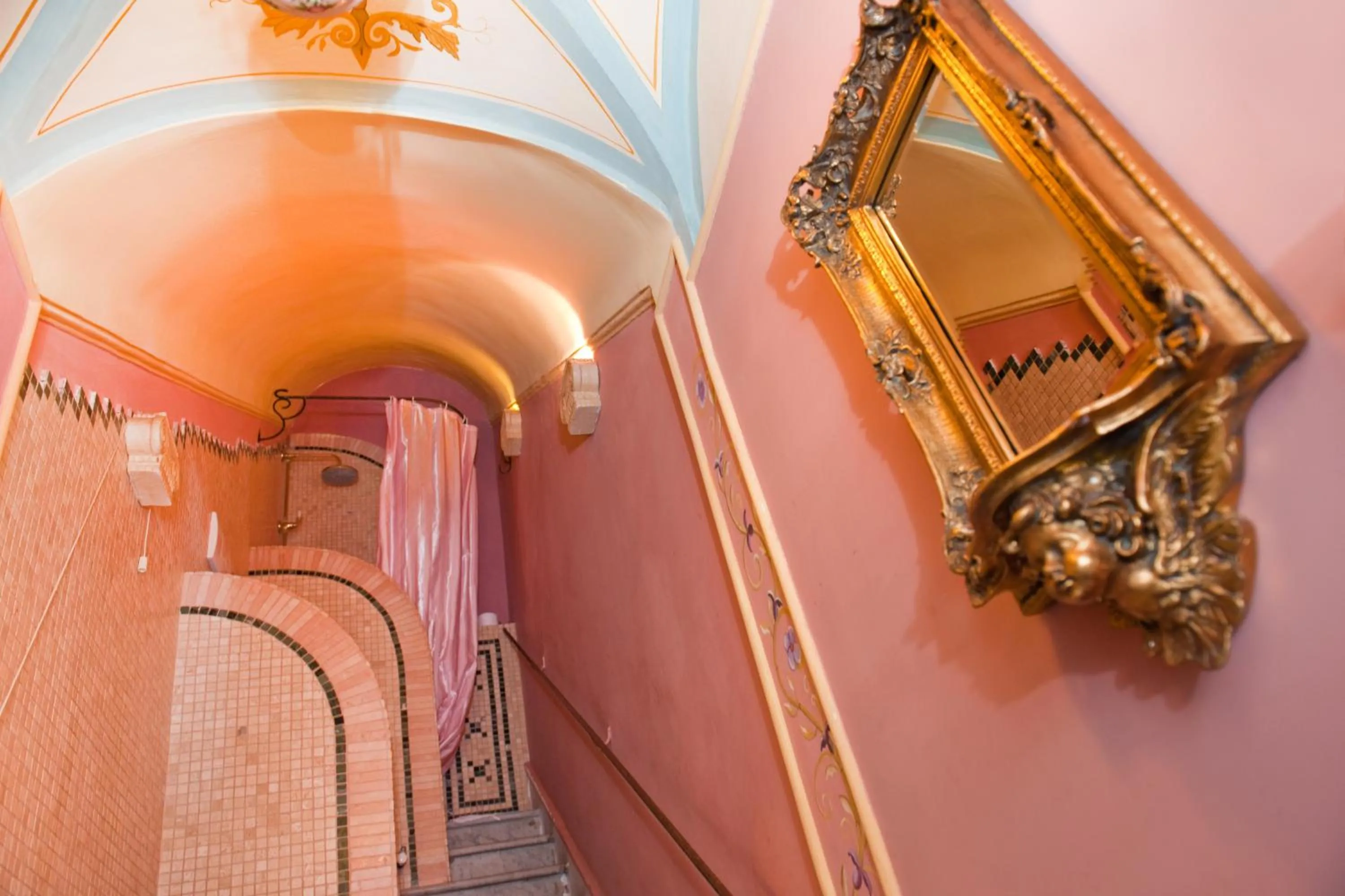 Bathroom in Palazzo Maggiore