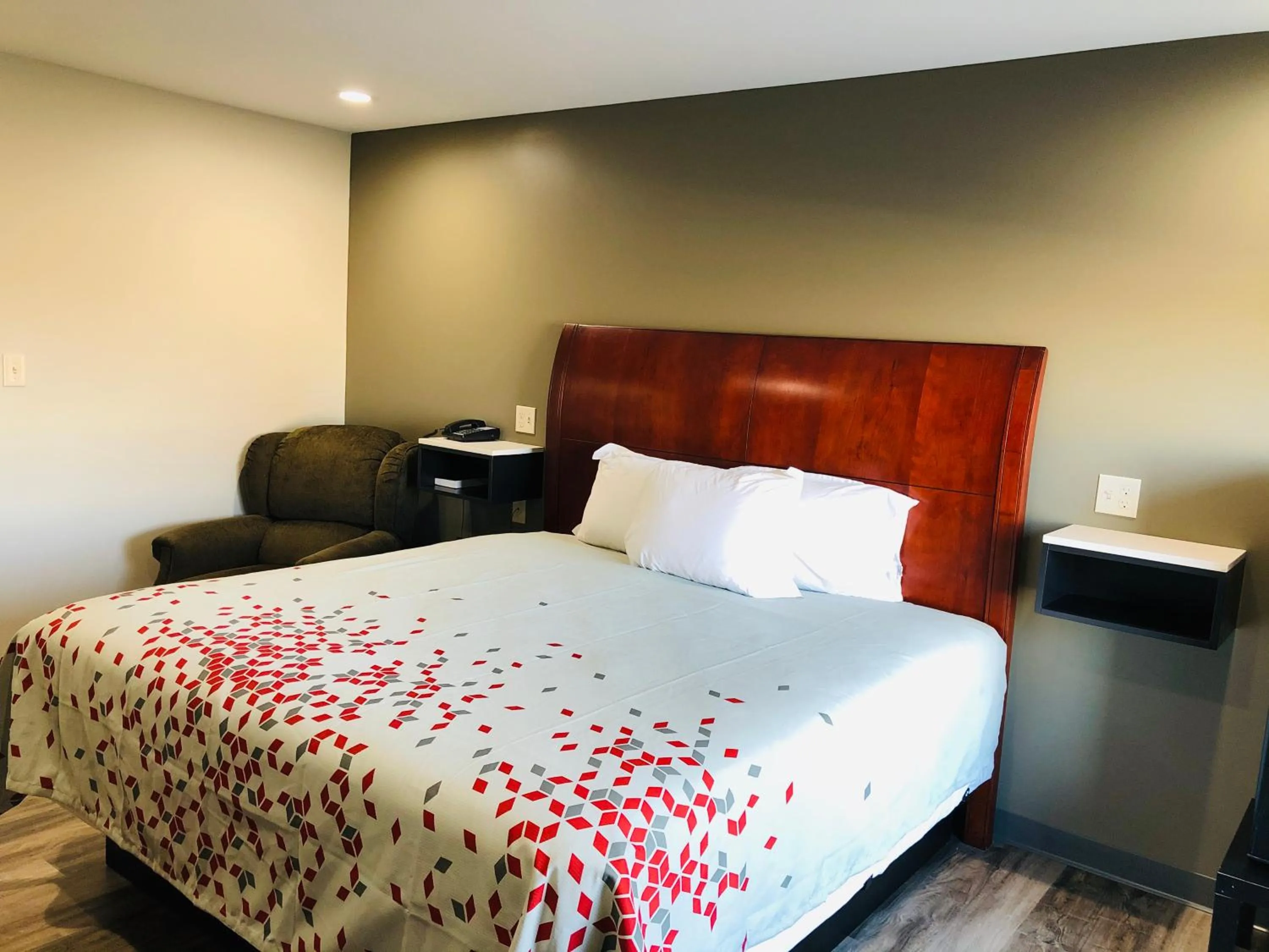 Bed in BEL AIR MOTEL