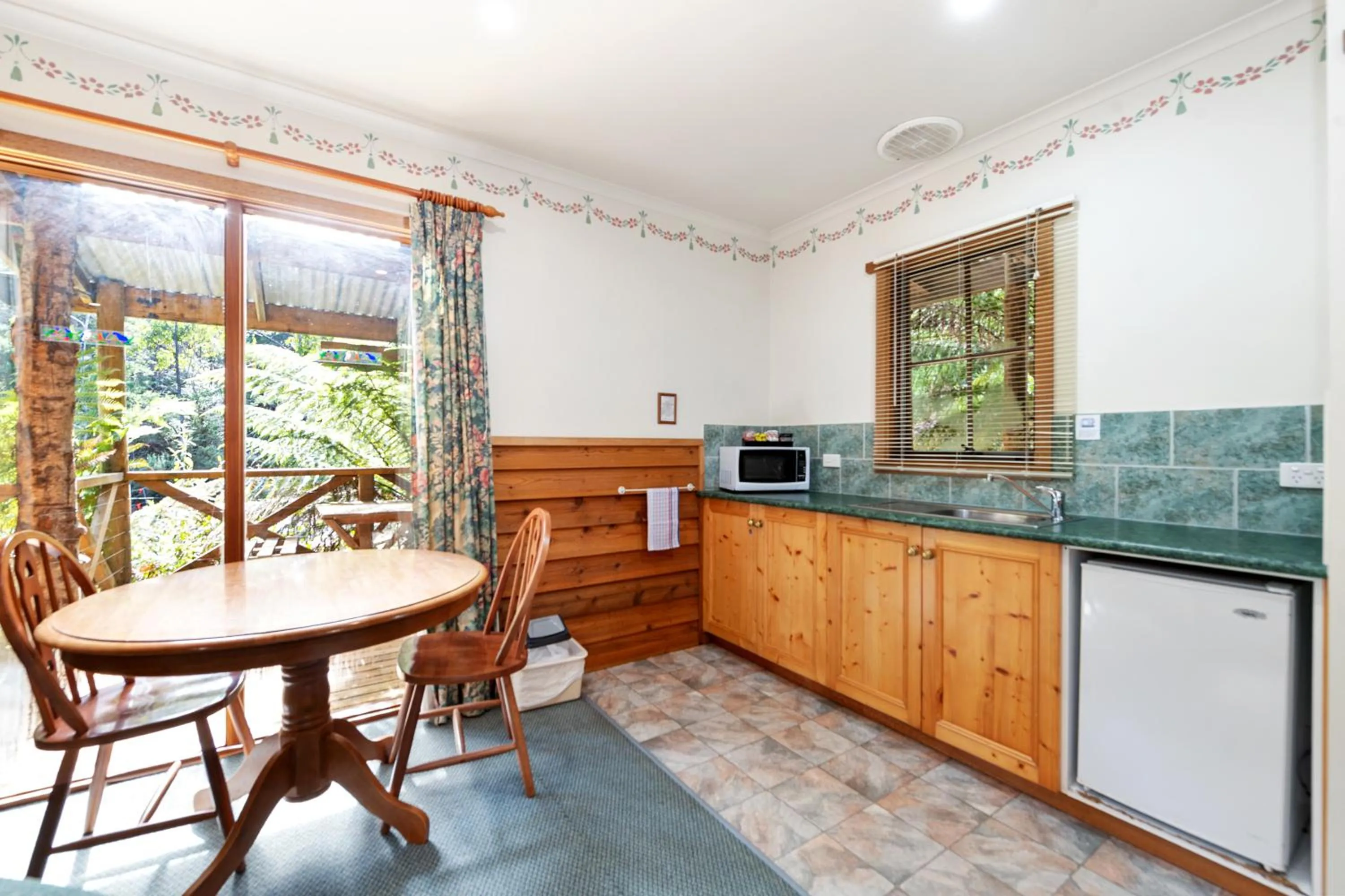 Kitchen or kitchenette in Cradle forest inn
