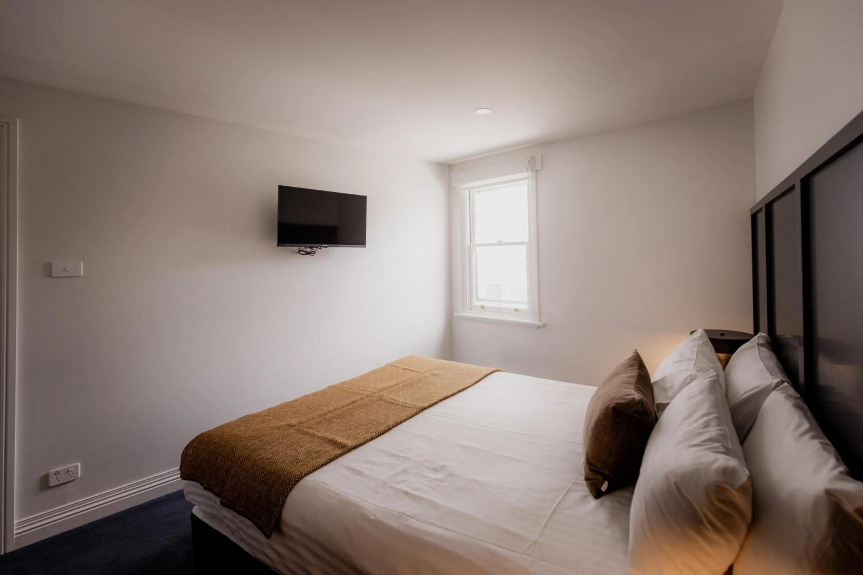 Bed in Shipwrights Arms Hotel