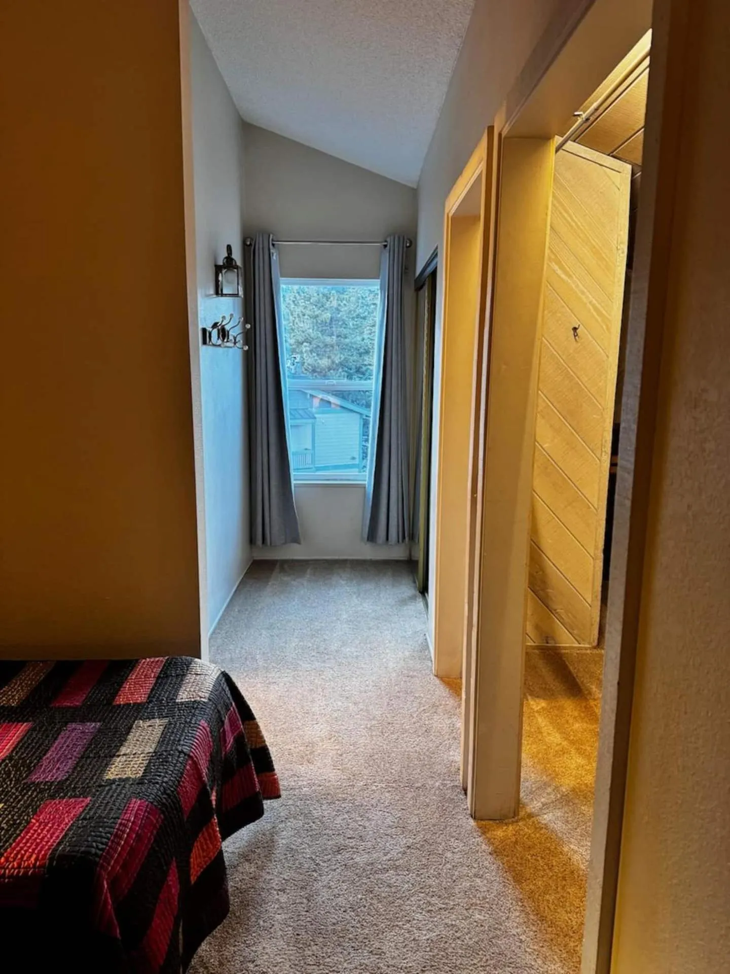 Bed in Mammoth Lakes Crestview Condo #50