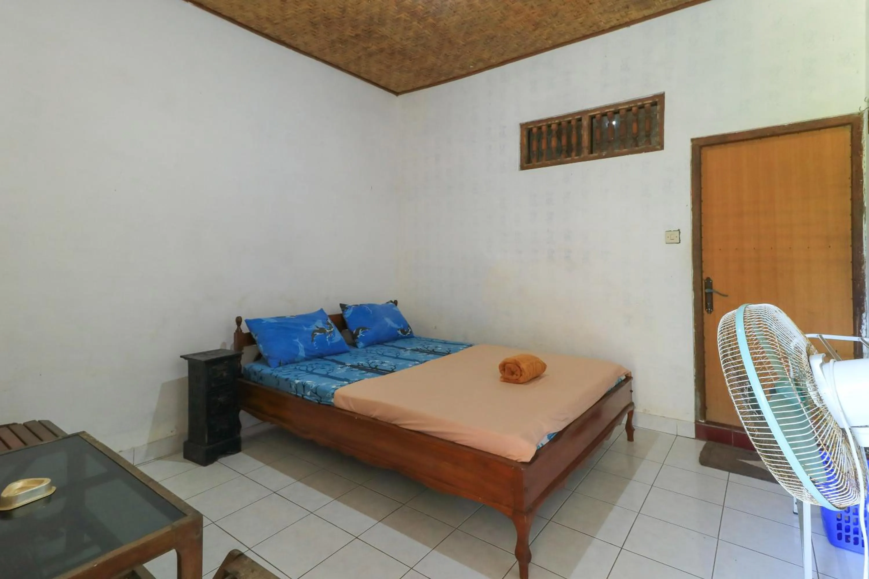 Bed in Hotel Tara Bar & Resto Air Sanih