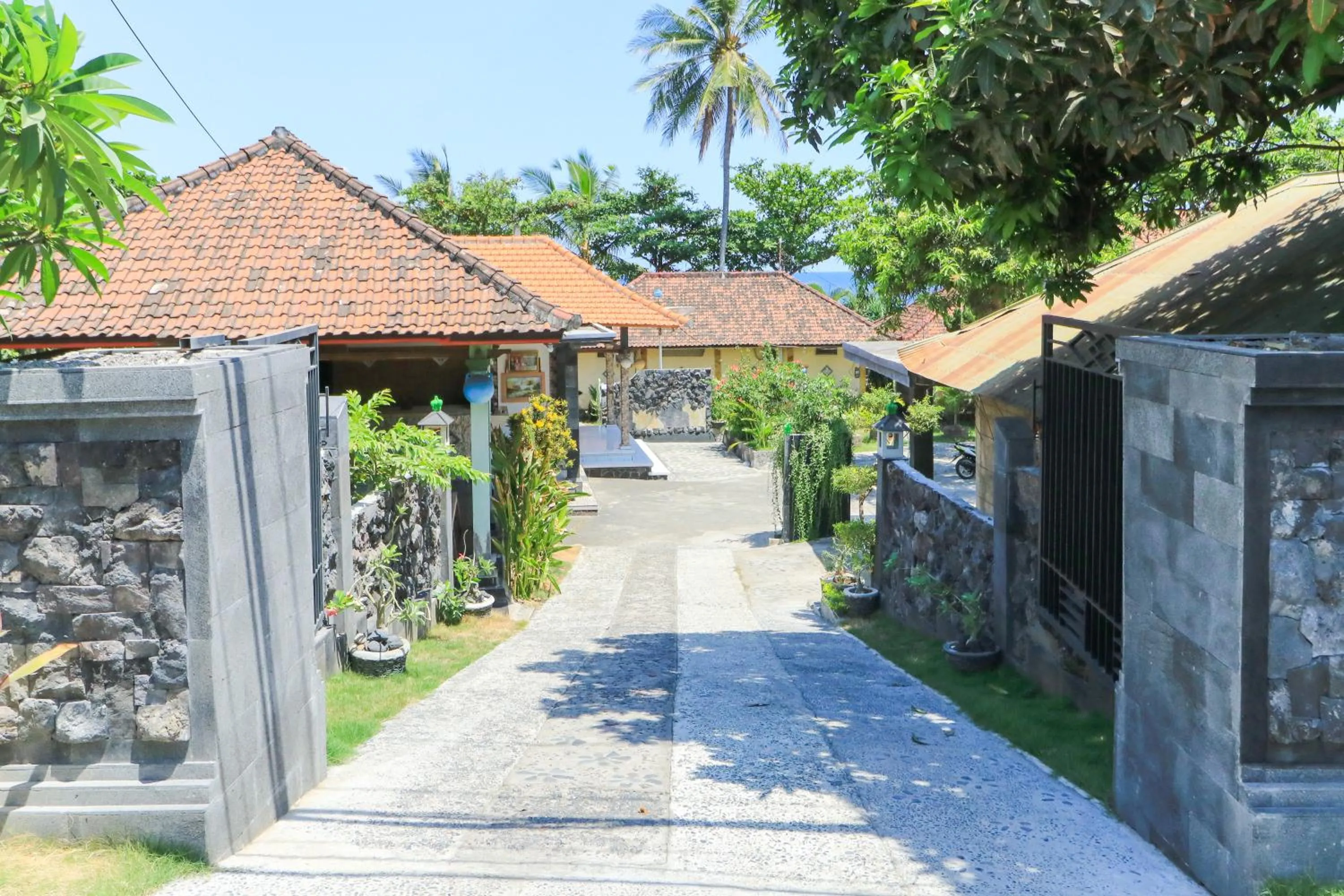 Property building in Hotel Tara Bar & Resto Air Sanih