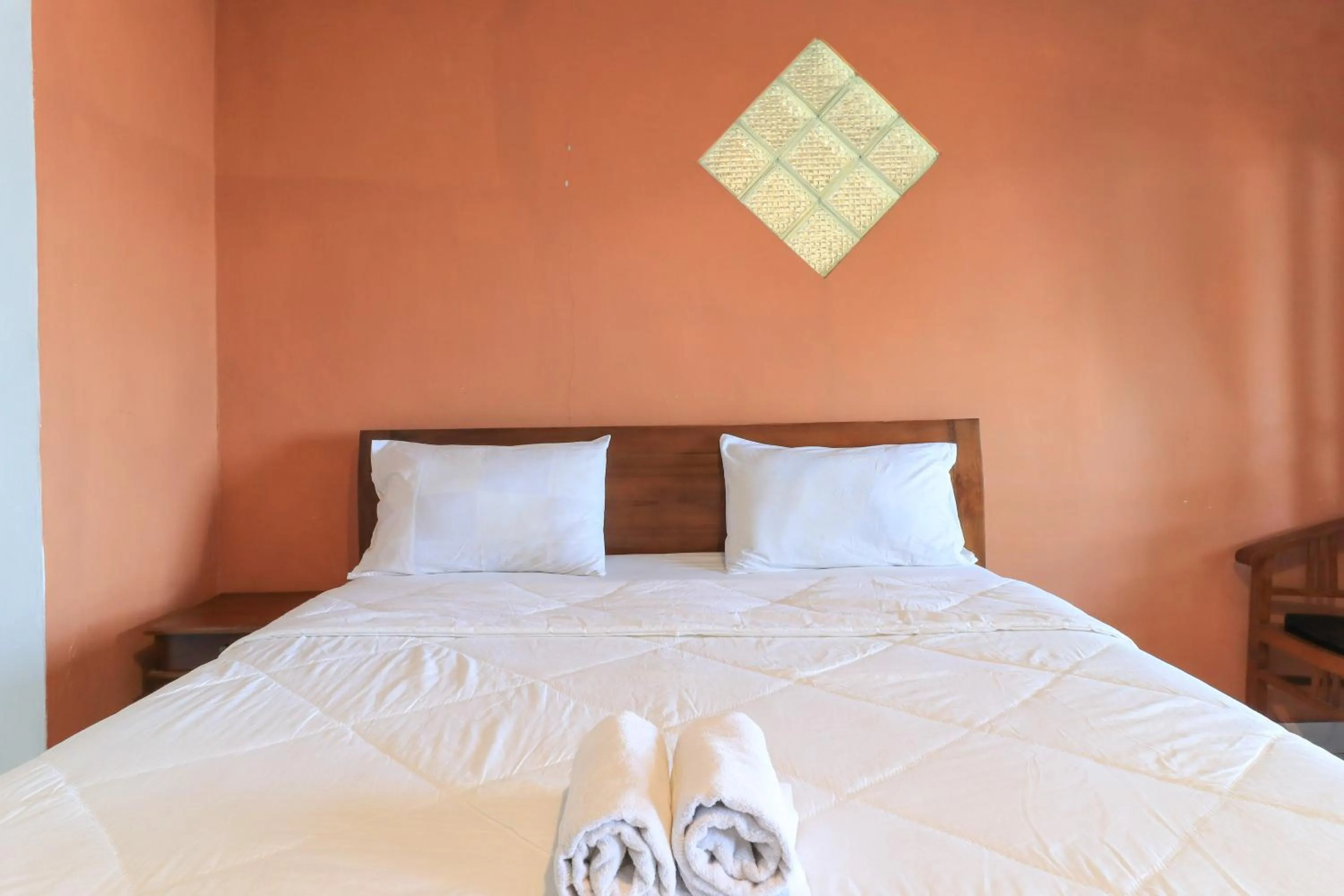 Bedroom, Bed in Hotel Tara Bar & Resto Air Sanih