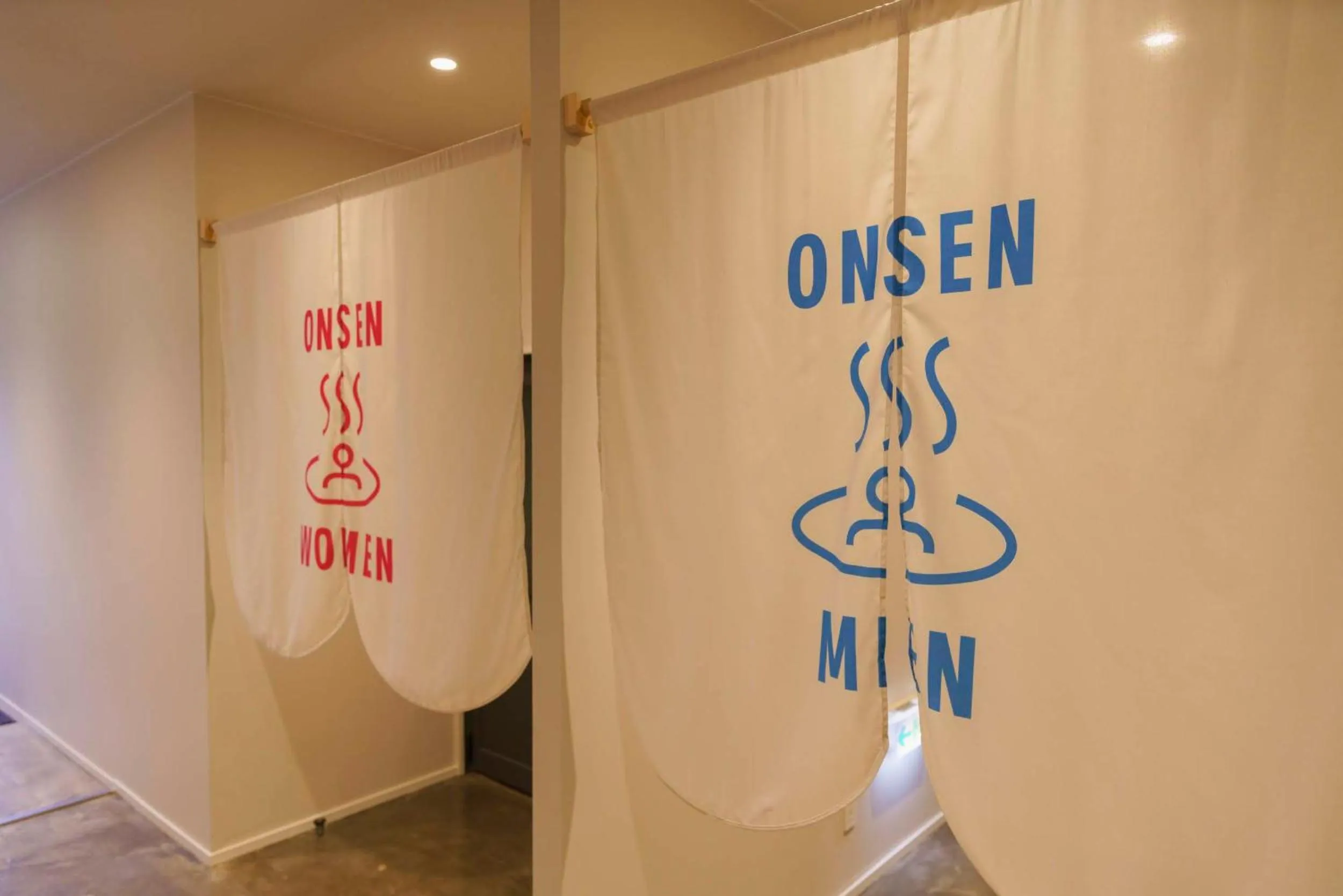 Hot Spring Bath in Tiny Garden Tateshina