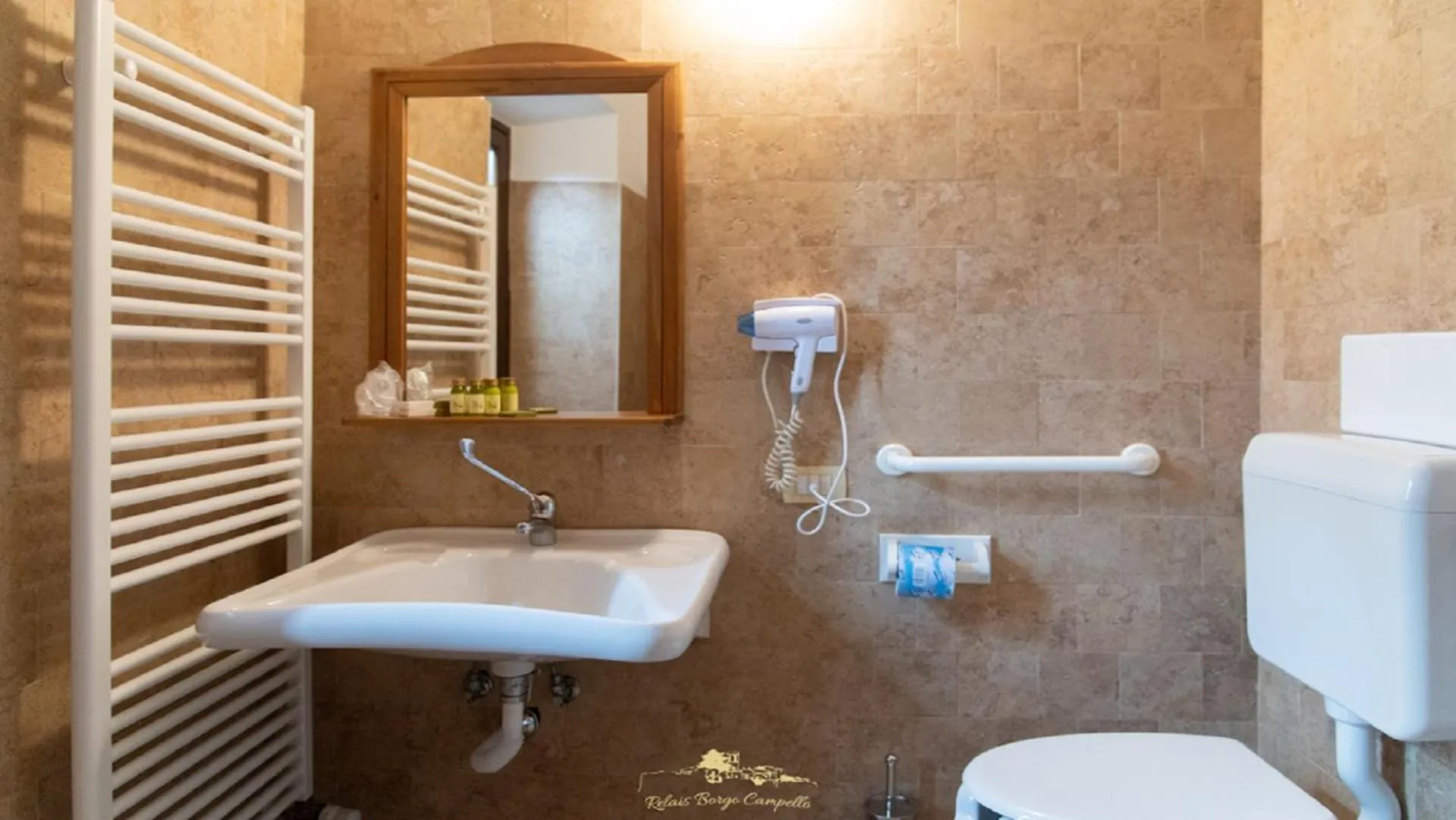 Bathroom in Relais Borgo Campello