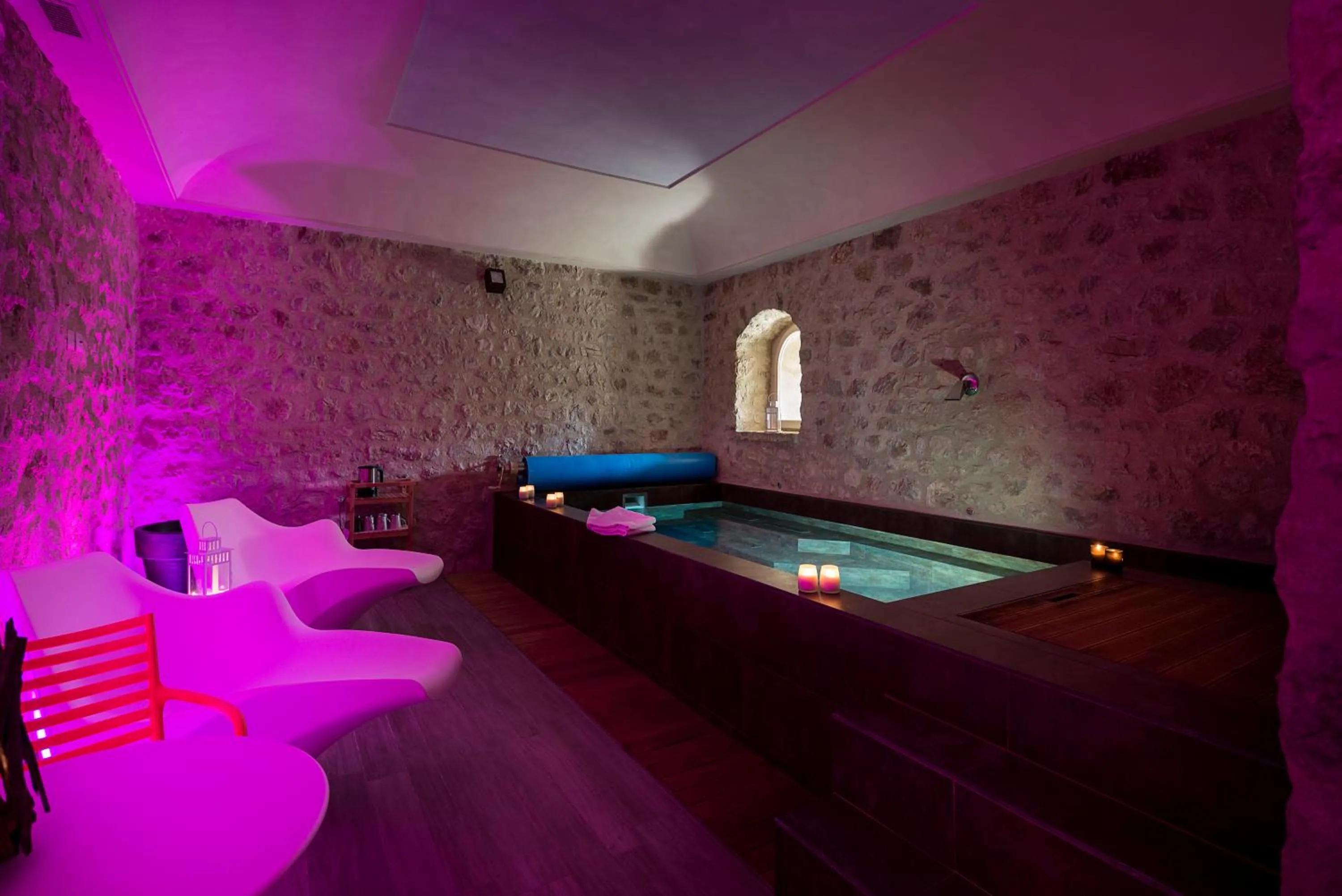 Hot Tub in Relais Borgo Campello