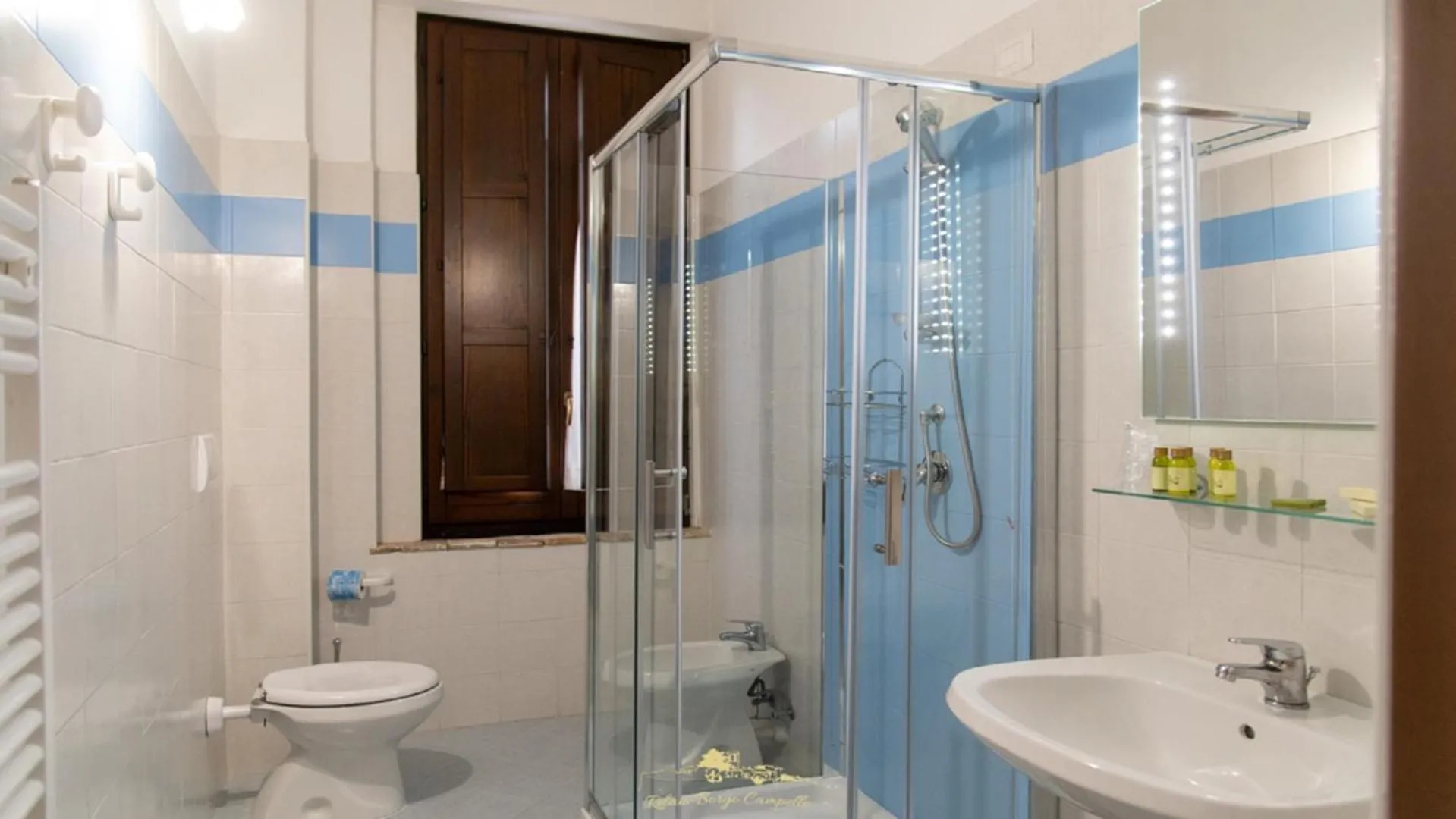 Shower in Relais Borgo Campello