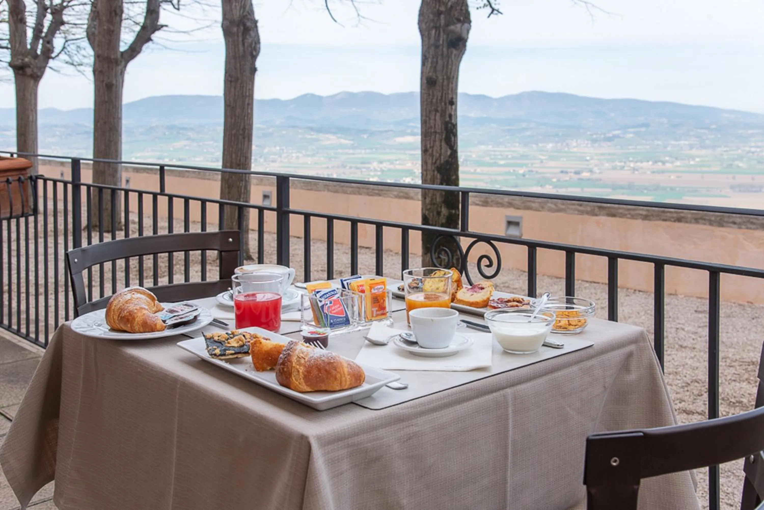 Restaurant/places to eat in Relais Borgo Campello