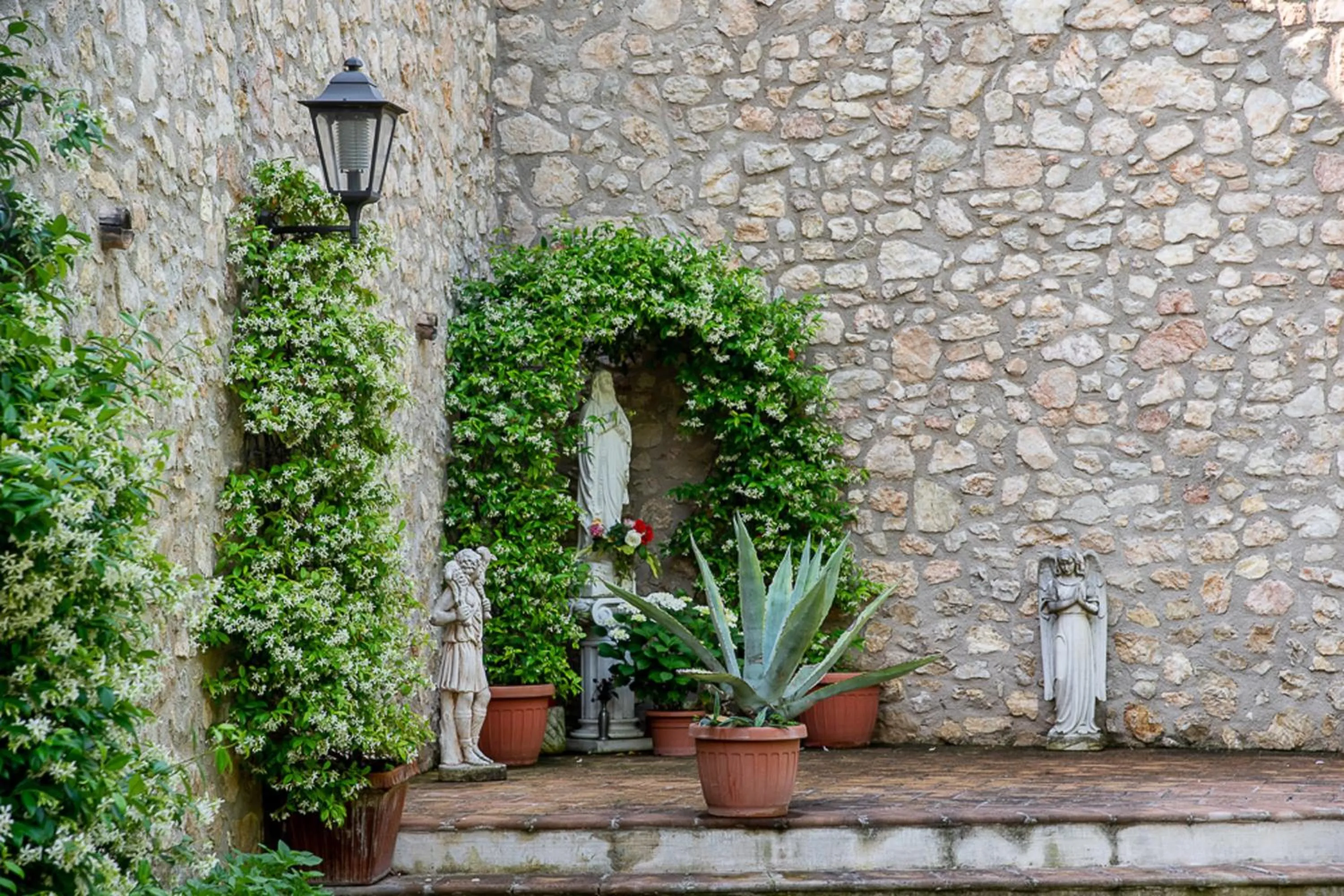 Garden in Relais Borgo Campello