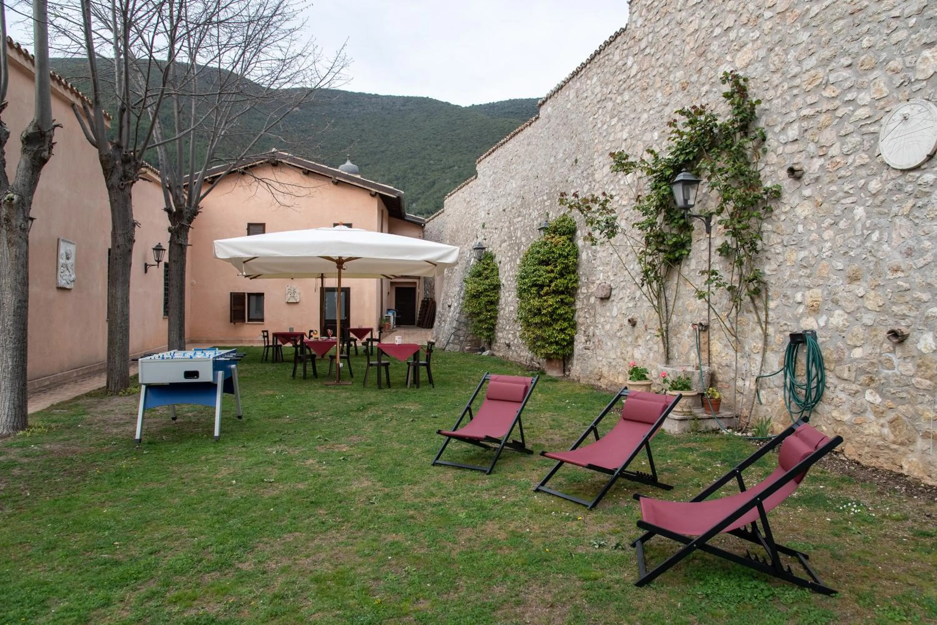 Restaurant/places to eat in Relais Borgo Campello