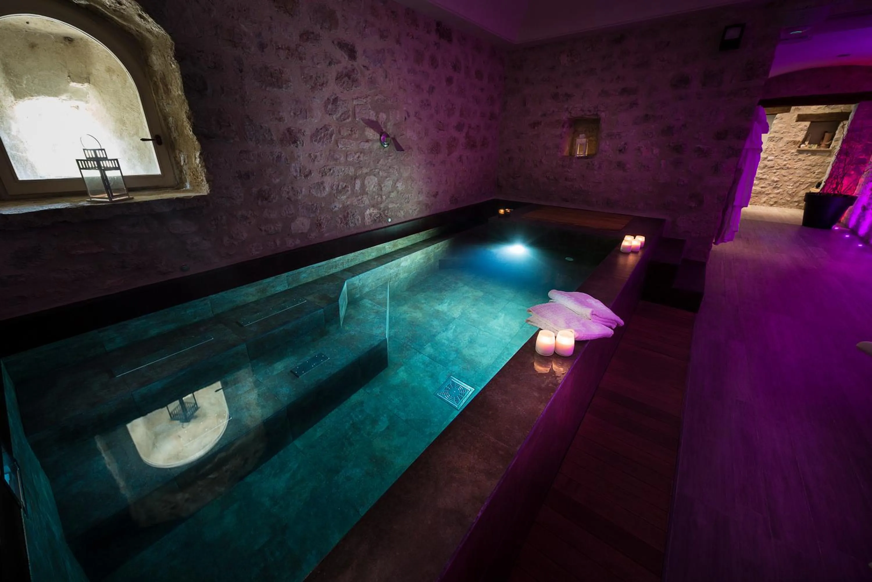 Hot Tub in Relais Borgo Campello