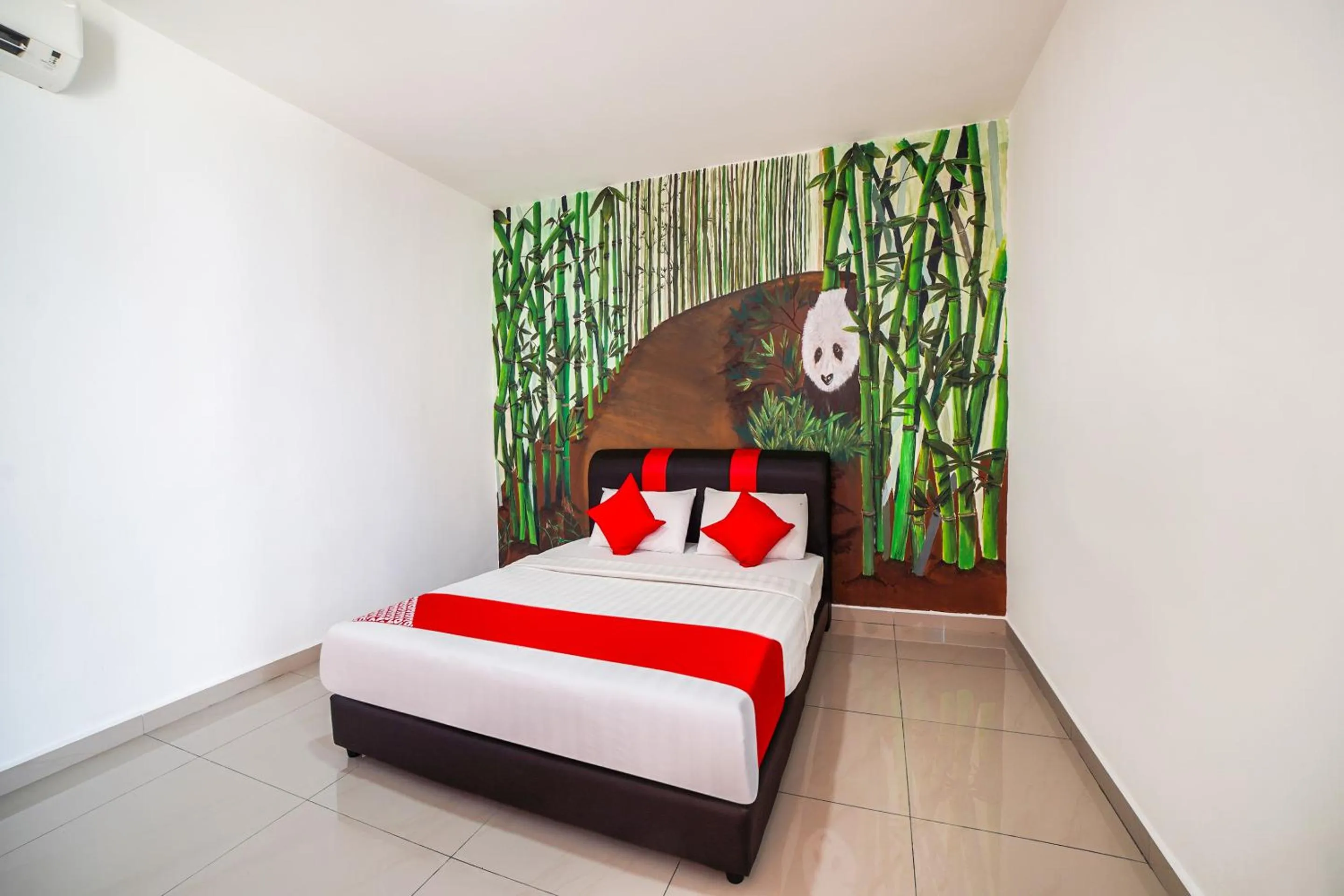 Bedroom in Capital O 89374 Ohana Restaurant & Homestay