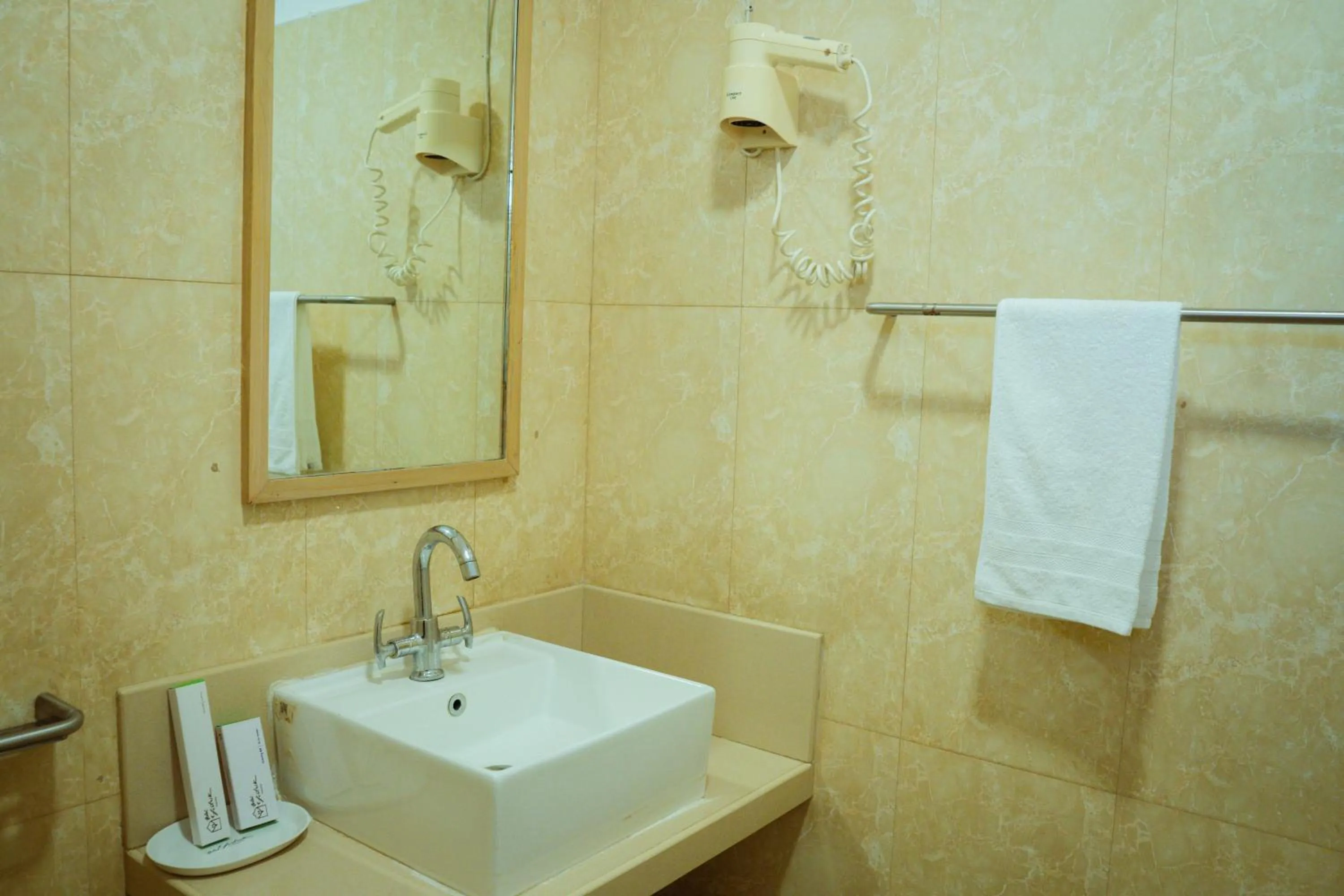 Bathroom in Hotel Yatrik