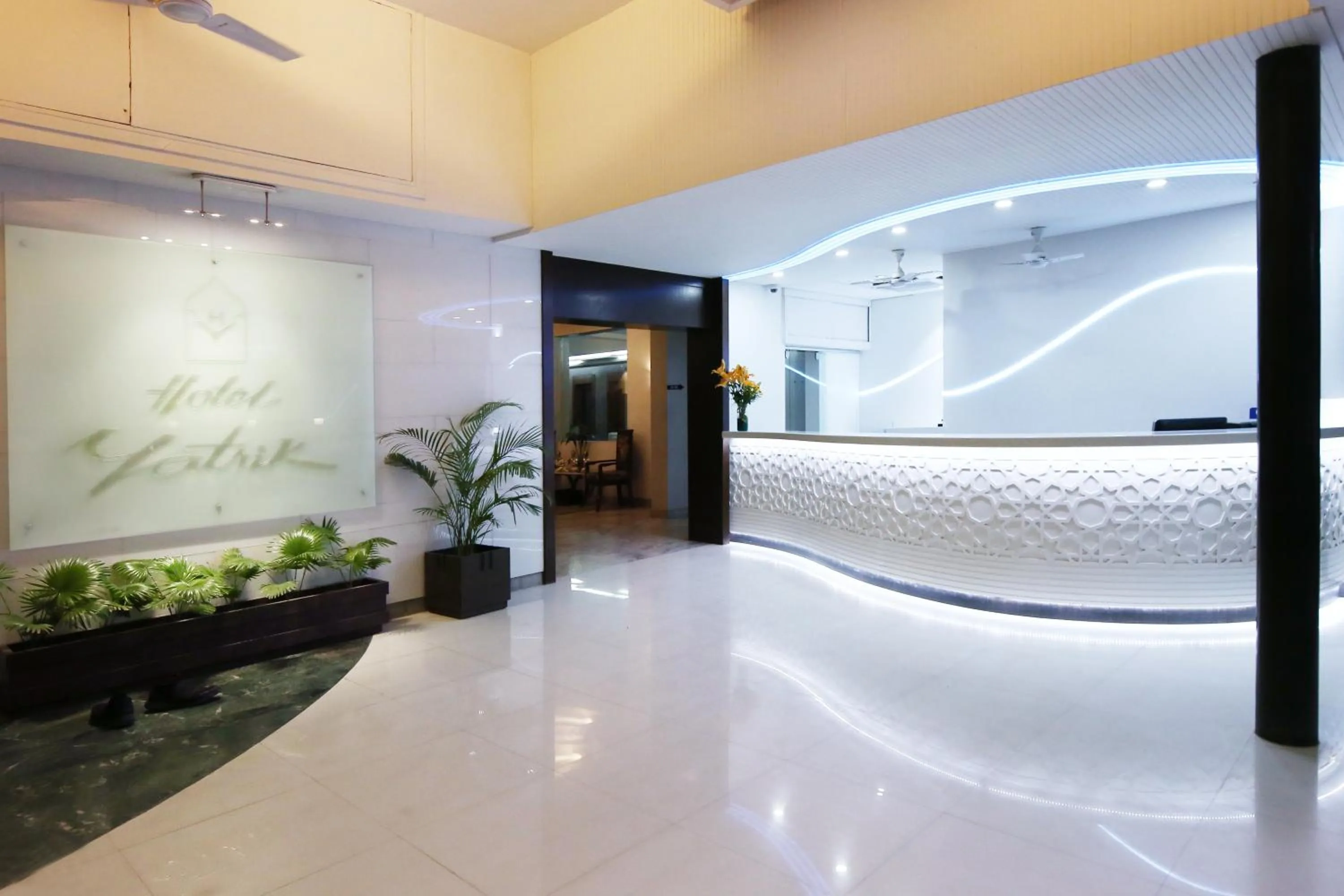 Lobby or reception, Bed in Hotel Yatrik