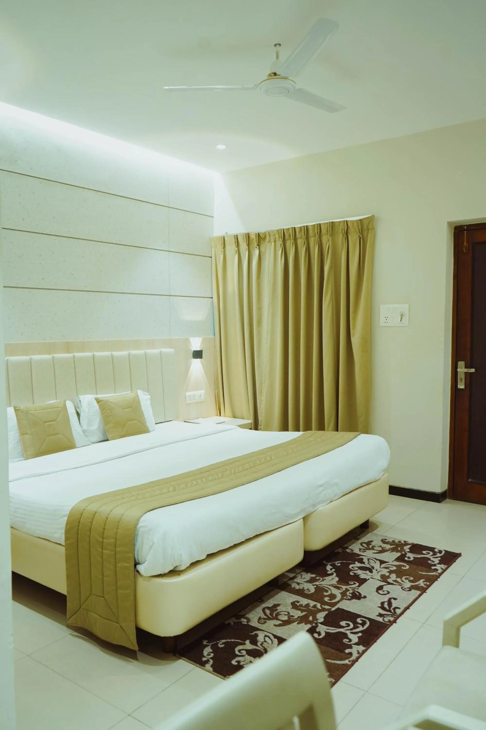 Photo of the whole room, Bed in Hotel Yatrik